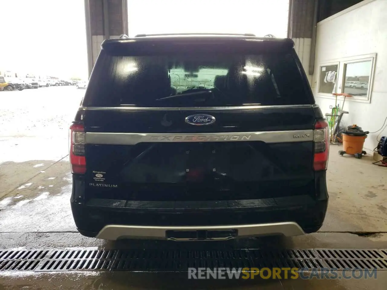 6 Photograph of a damaged car 1FMJK1MT1MEA84830 FORD EXPEDITION 2021