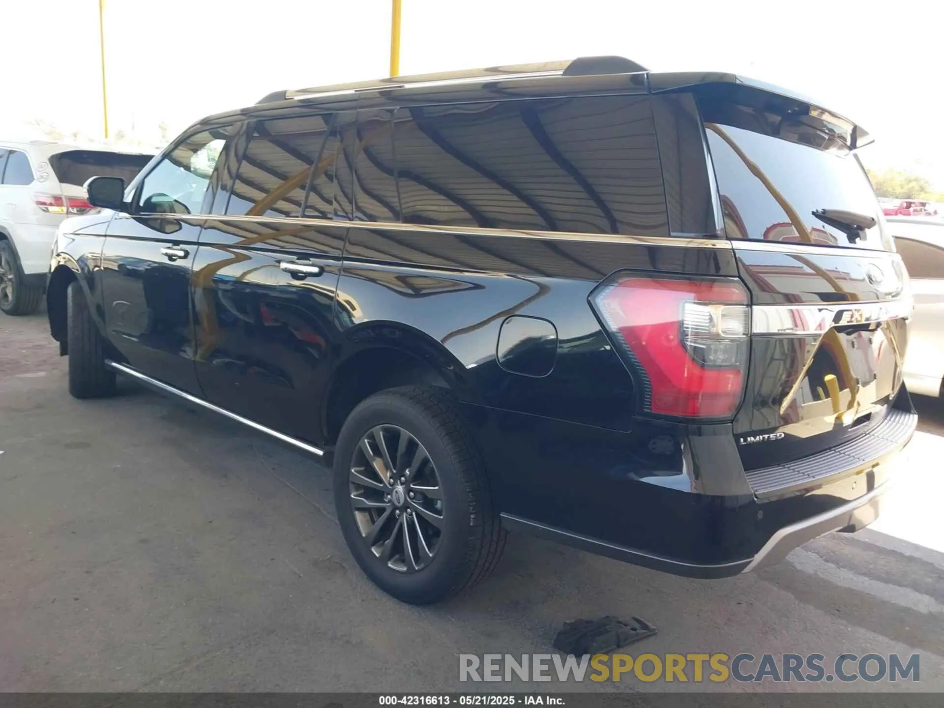 3 Photograph of a damaged car 1FMJK2AT0MEA26735 FORD EXPEDITION 2021