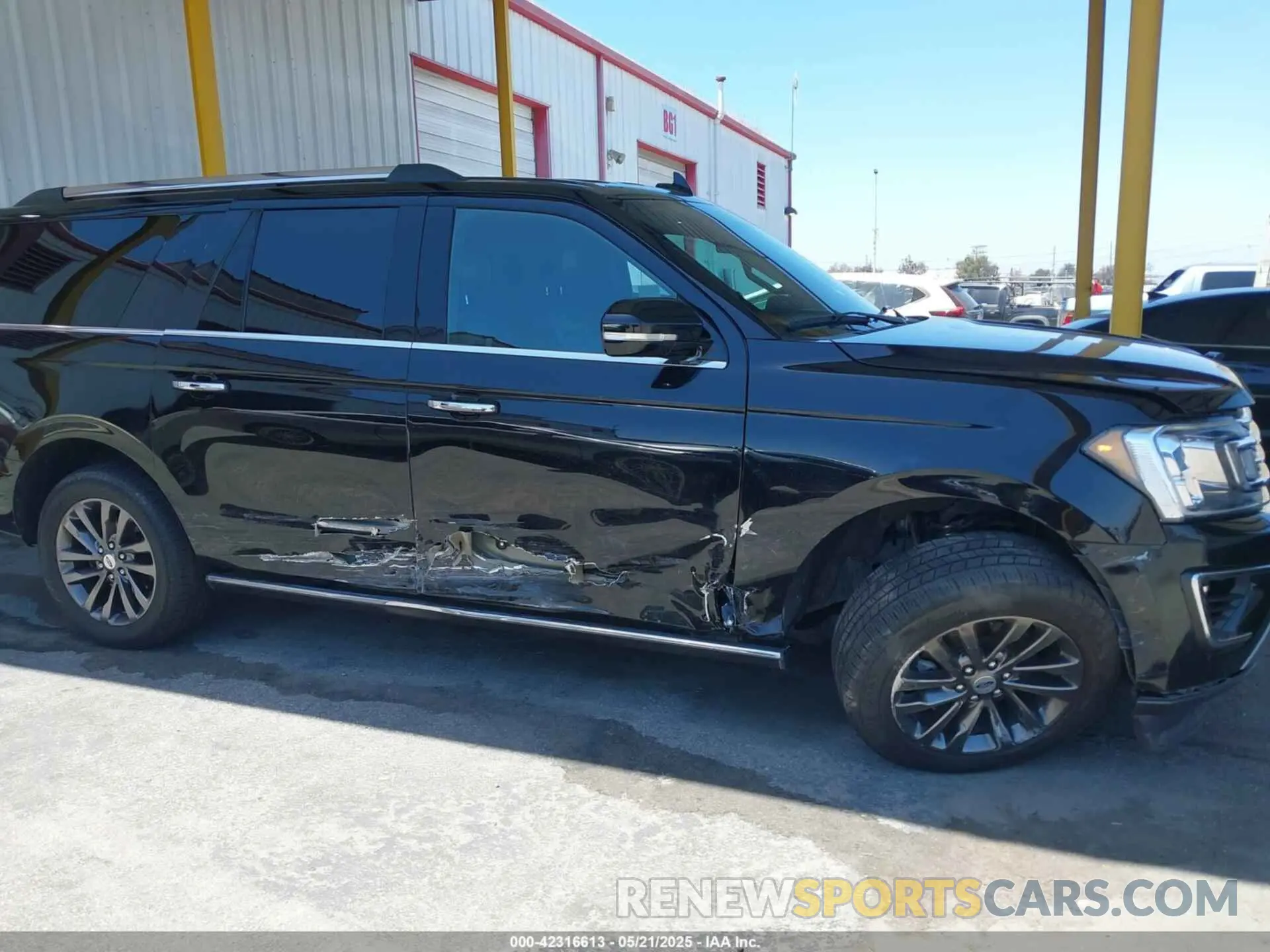 6 Photograph of a damaged car 1FMJK2AT0MEA26735 FORD EXPEDITION 2021