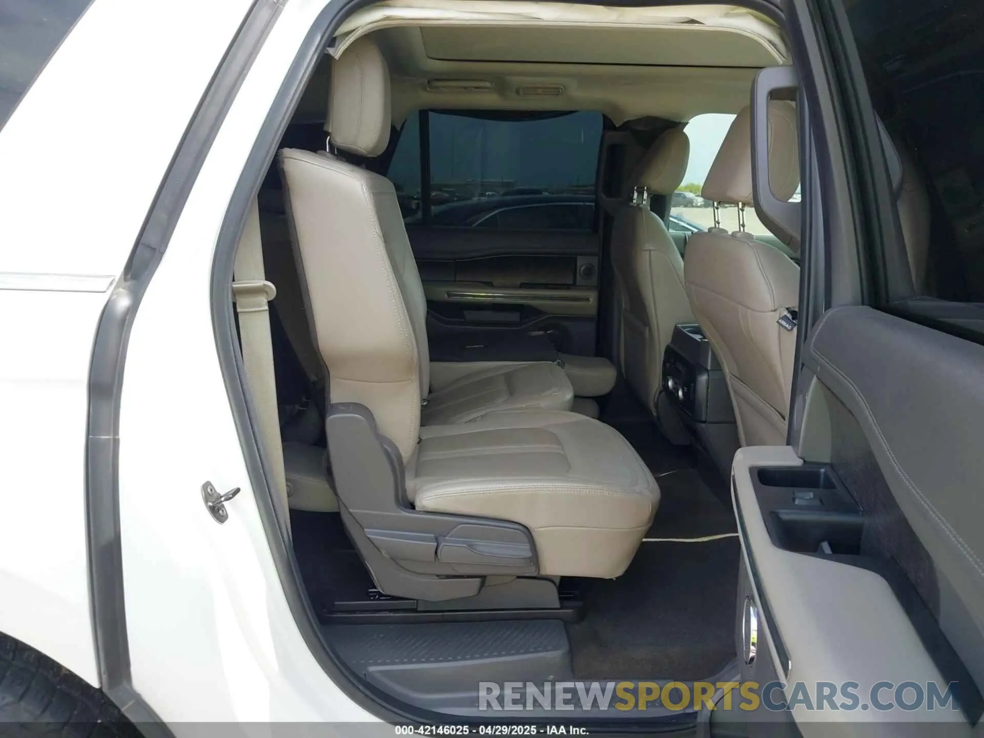 8 Фотография поврежденного автомобиля 1FMJK2AT6MEA45533 FORD EXPEDITION 2021