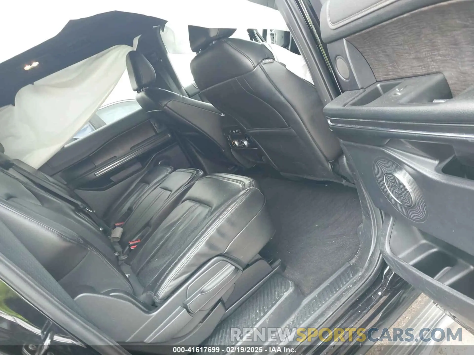 8 Photograph of a damaged car 1FMJK2AT9MEA38771 FORD EXPEDITION 2021