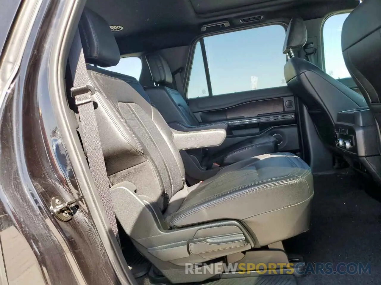 11 Photograph of a damaged car 1FMJK2AT9MEA73603 FORD EXPEDITION 2021