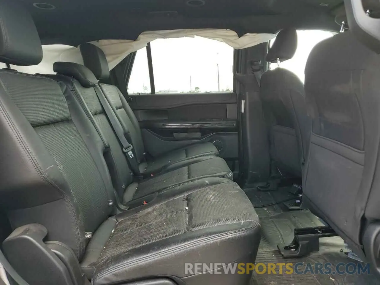 11 Photograph of a damaged car 1FMJU1FT0MEA37201 FORD EXPEDITION 2021