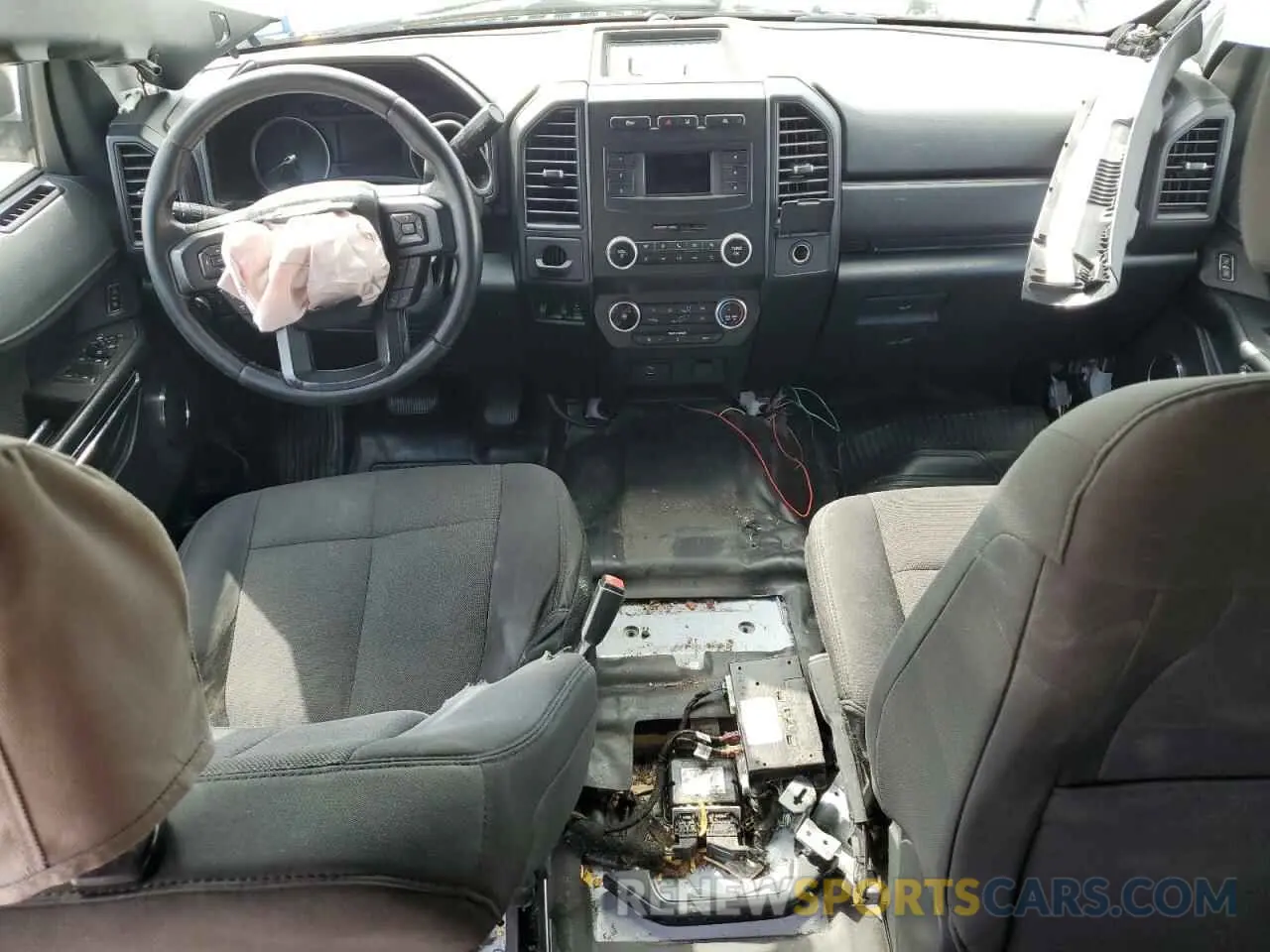 8 Photograph of a damaged car 1FMJU1FT0MEA37201 FORD EXPEDITION 2021