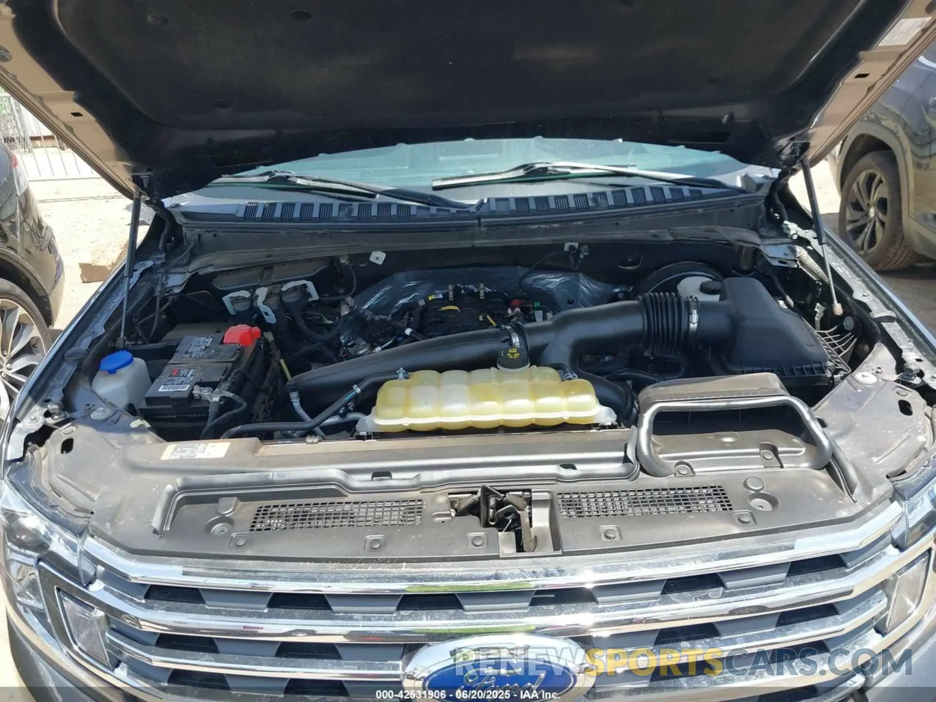 10 Photograph of a damaged car 1FMJU1HT5MEA53746 FORD EXPEDITION 2021