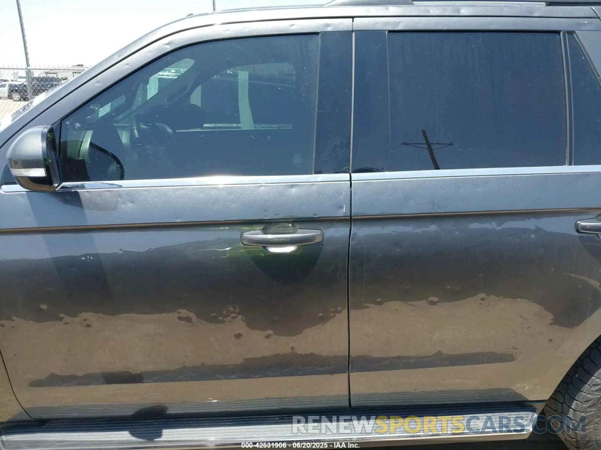 14 Photograph of a damaged car 1FMJU1HT5MEA53746 FORD EXPEDITION 2021