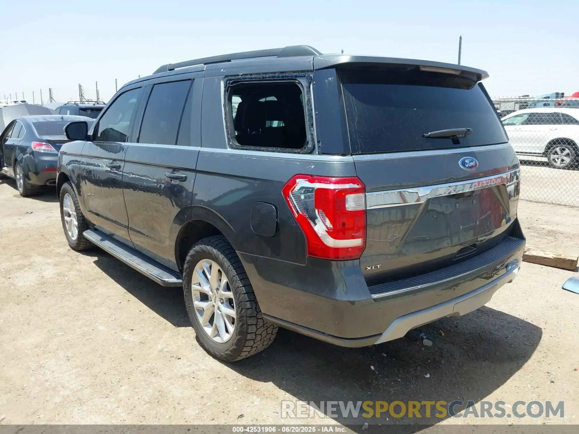 3 Photograph of a damaged car 1FMJU1HT5MEA53746 FORD EXPEDITION 2021