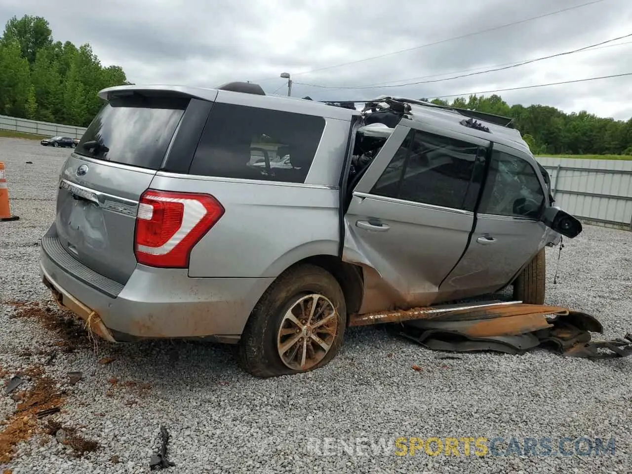3 Photograph of a damaged car 1FMJU1JT6MEA48646 FORD EXPEDITION 2021