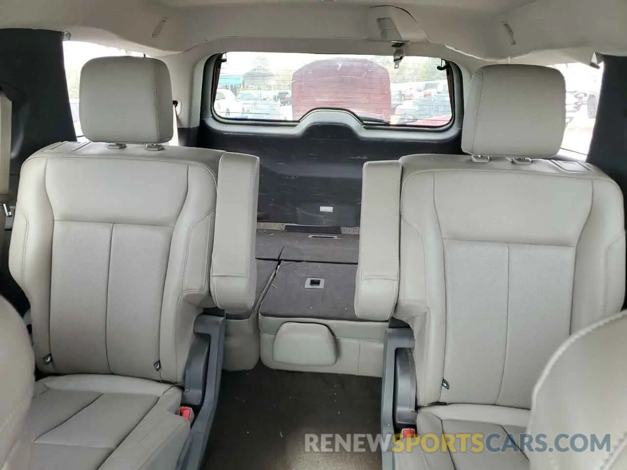 10 Photograph of a damaged car 1FMJU1JT6MEA61056 FORD EXPEDITION 2021