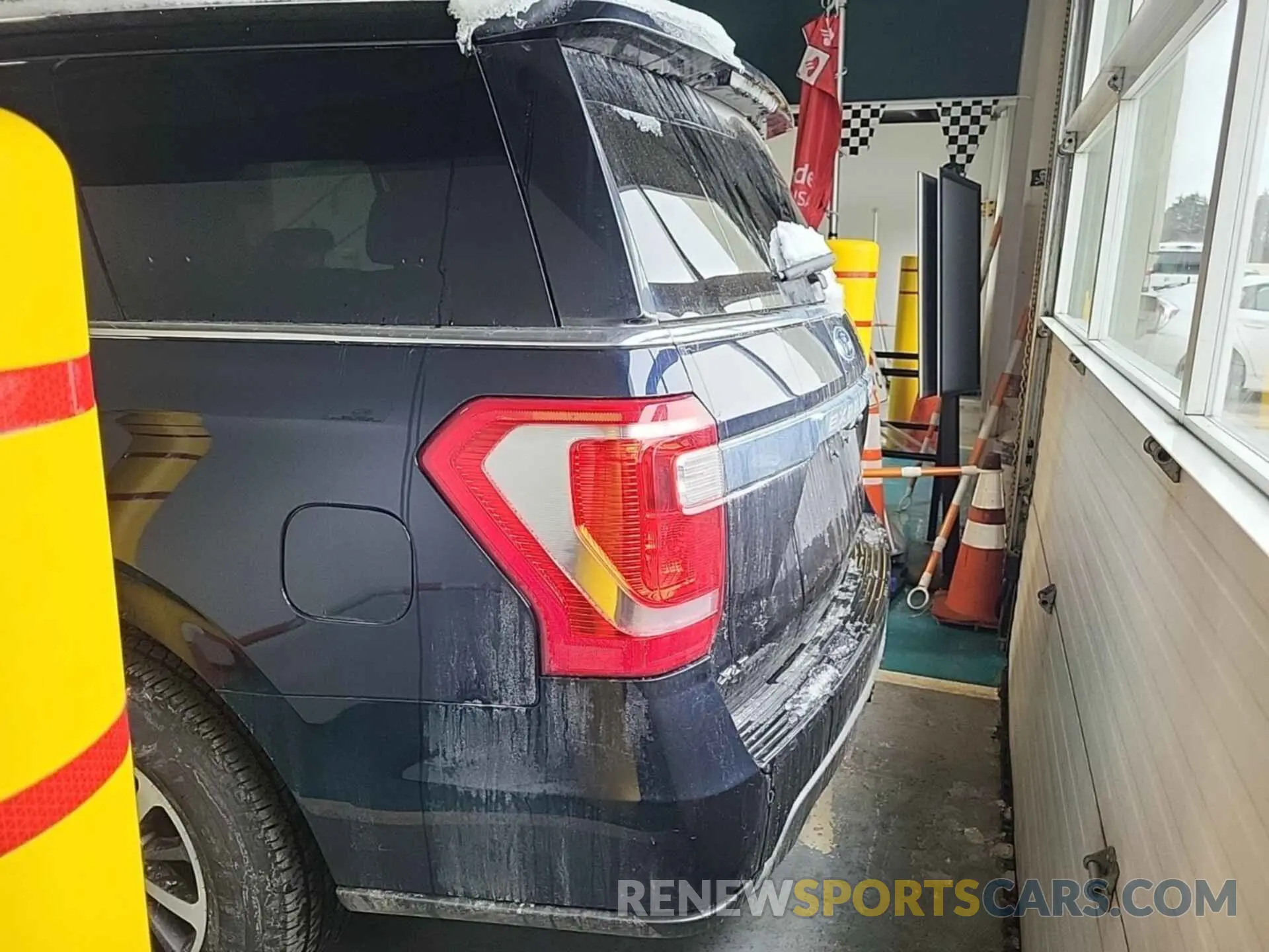 13 Photograph of a damaged car 1FMJU1JT6MEA85292 FORD EXPEDITION 2021