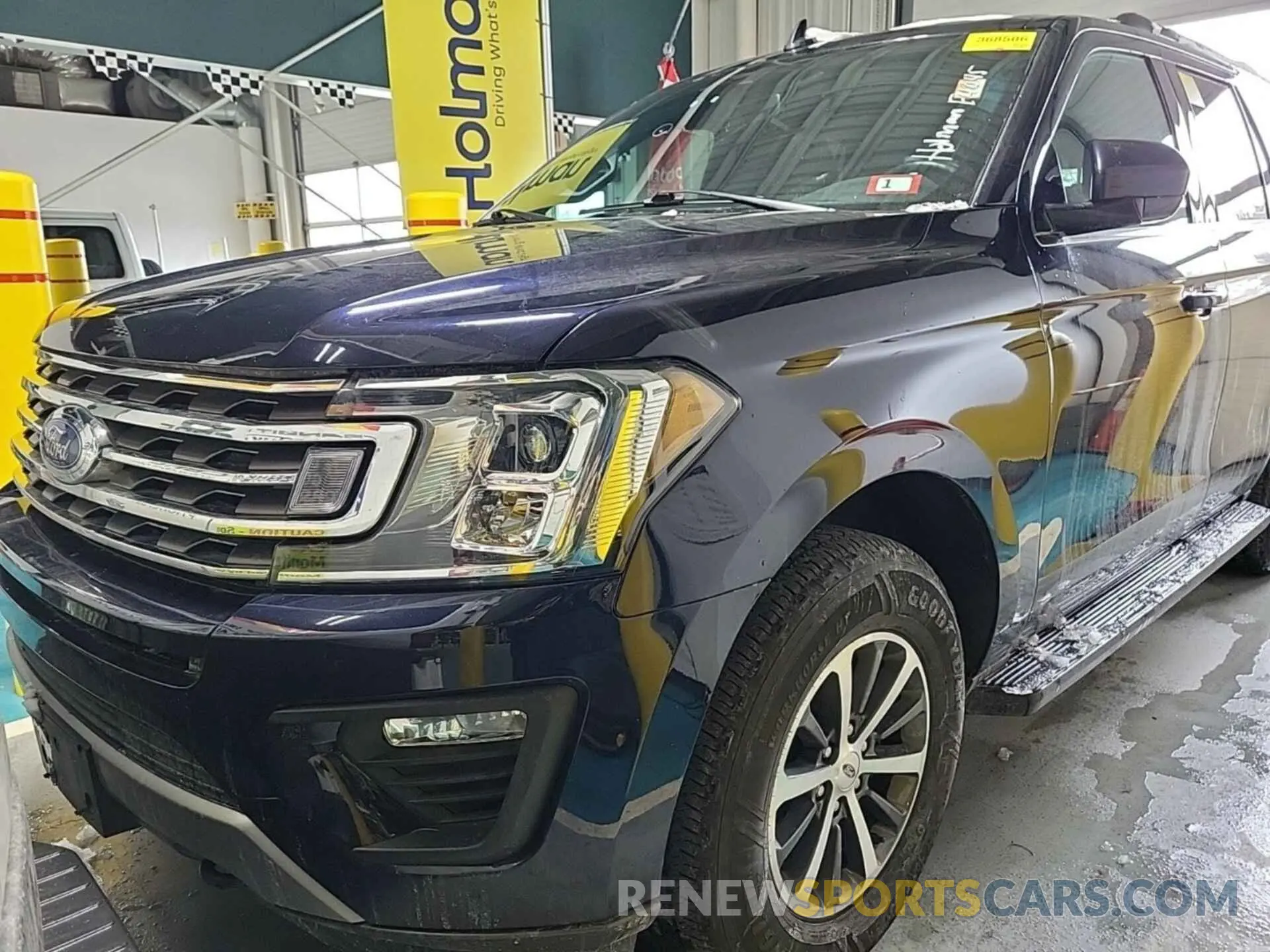 22 Photograph of a damaged car 1FMJU1JT6MEA85292 FORD EXPEDITION 2021