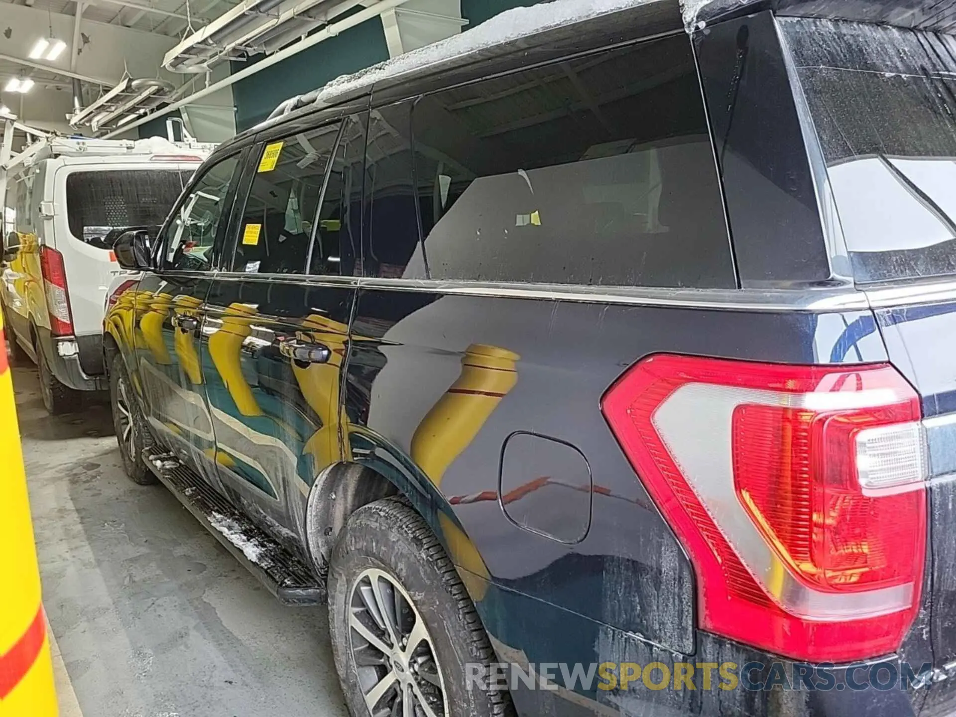4 Photograph of a damaged car 1FMJU1JT6MEA85292 FORD EXPEDITION 2021