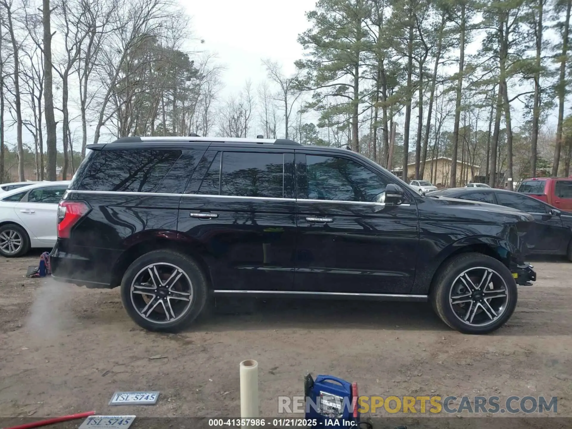 13 Photograph of a damaged car 1FMJU2AT6MEA69261 FORD EXPEDITION 2021
