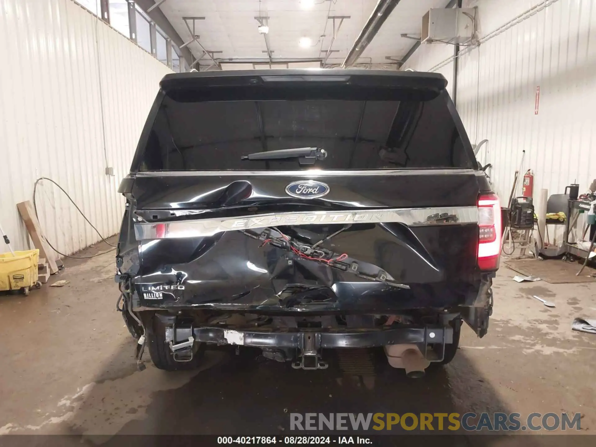 17 Photograph of a damaged car 1FMJU2AT7MEA08968 FORD EXPEDITION 2021