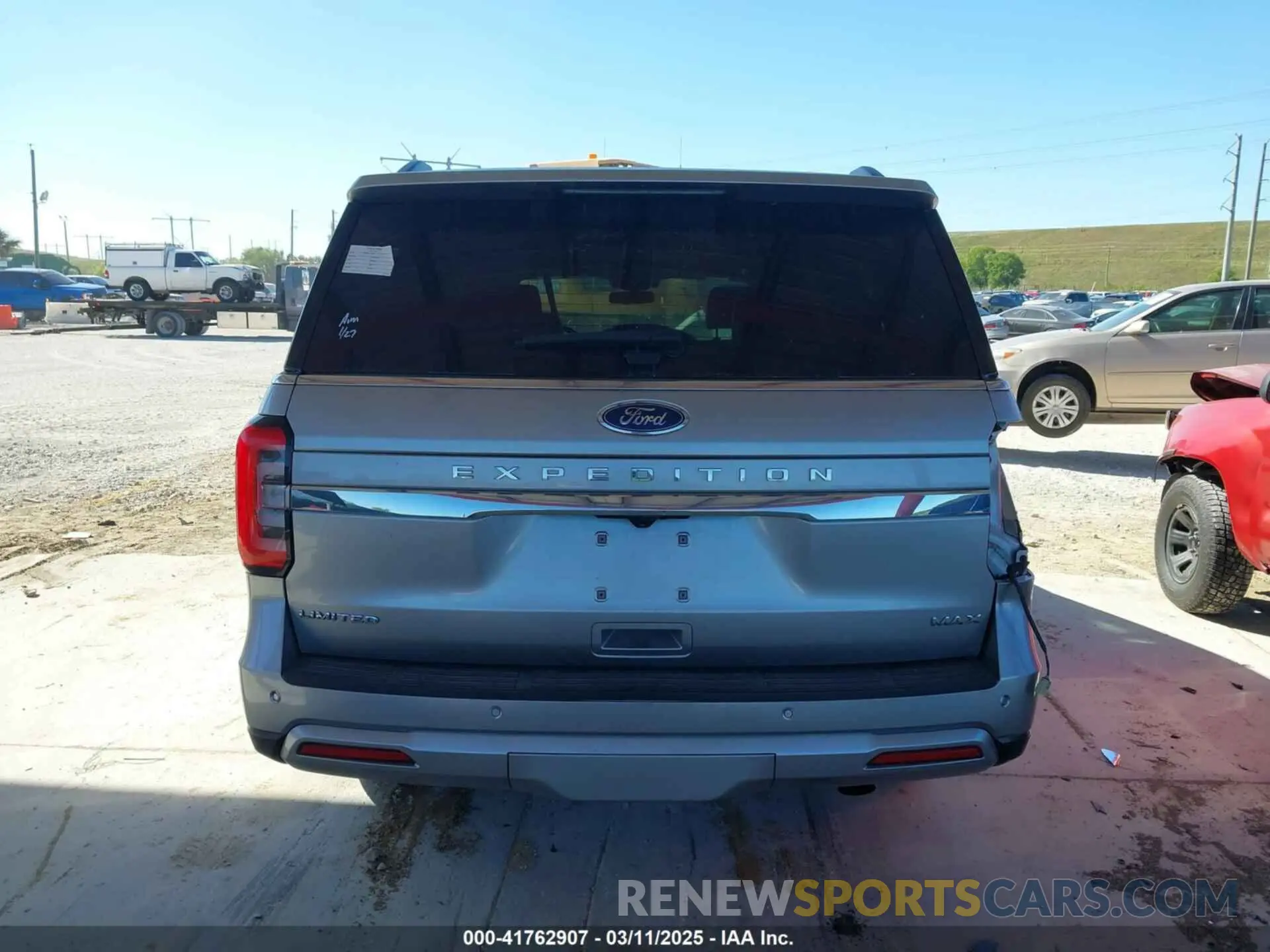 16 Photograph of a damaged car 1FMJK1KT8NEA27089 FORD EXPEDITION 2022