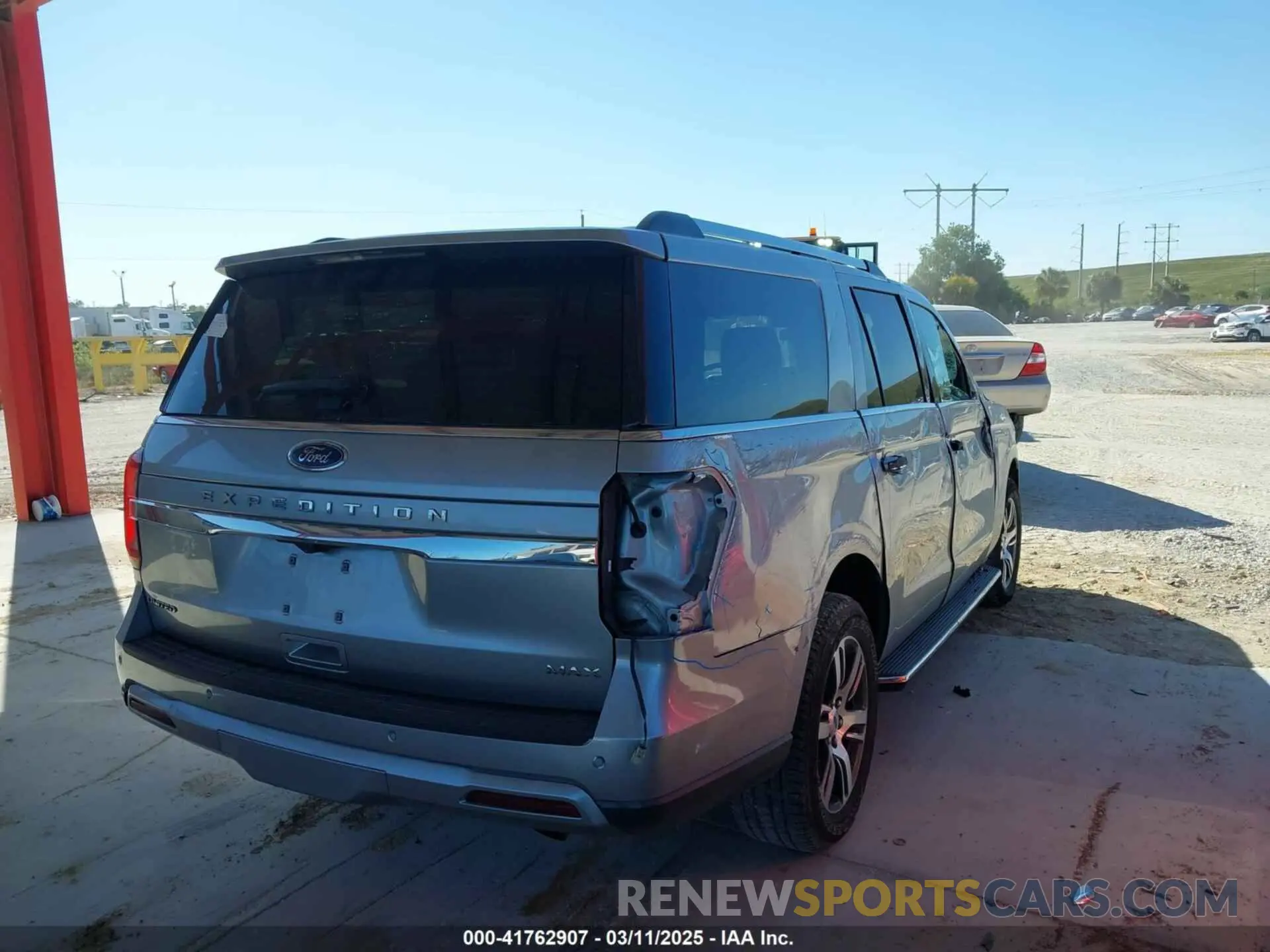 4 Photograph of a damaged car 1FMJK1KT8NEA27089 FORD EXPEDITION 2022