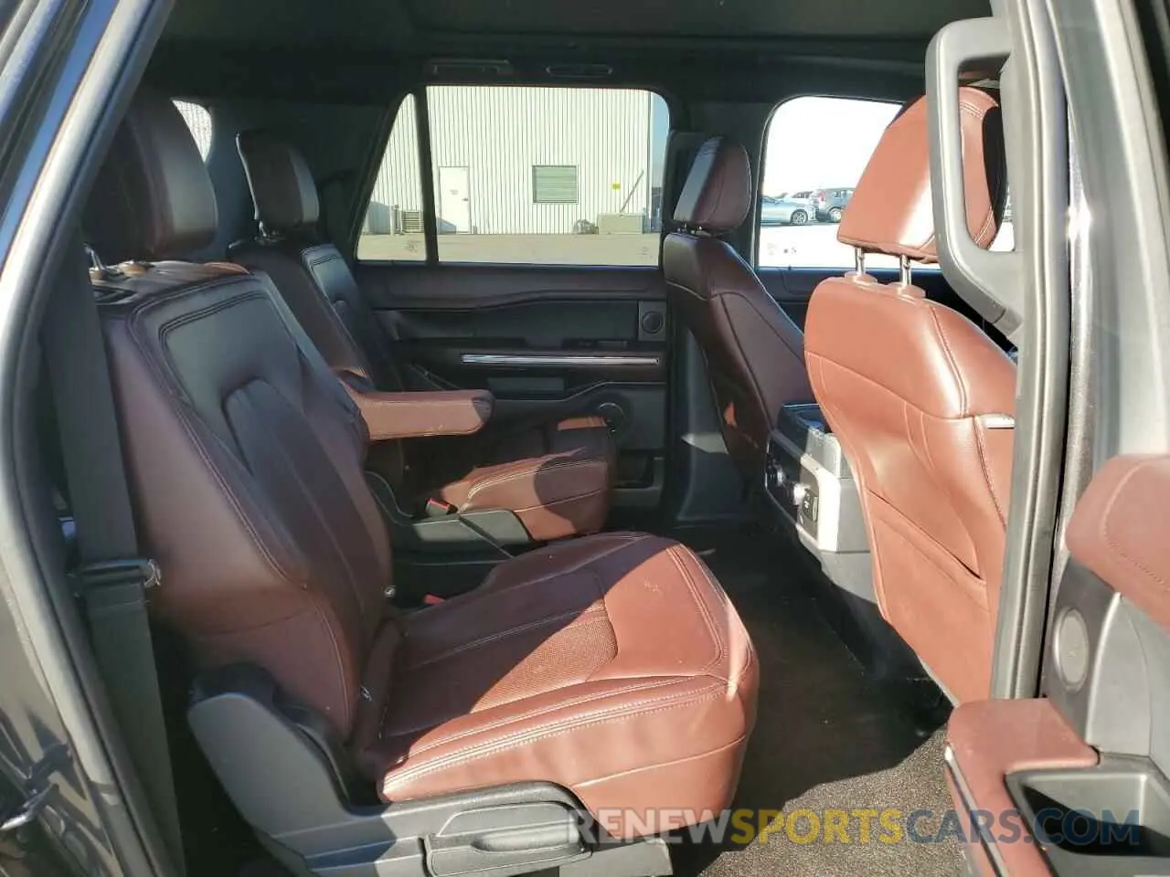 11 Photograph of a damaged car 1FMJK1KTXNEA29328 FORD EXPEDITION 2022