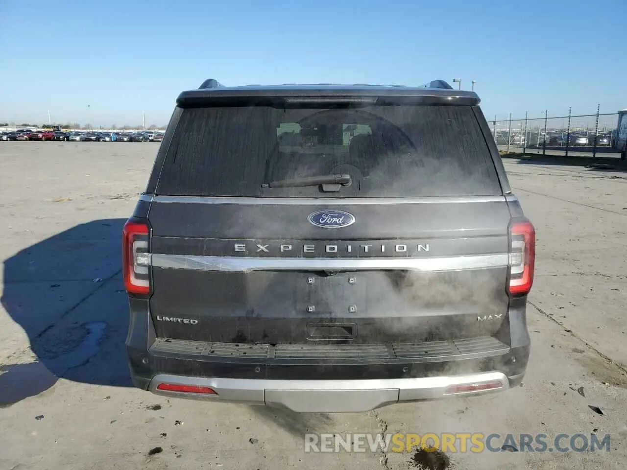 6 Photograph of a damaged car 1FMJK1KTXNEA29328 FORD EXPEDITION 2022