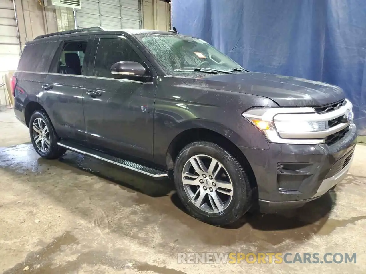 4 Photograph of a damaged car 1FMJU1JT0NEA34369 FORD EXPEDITION 2022