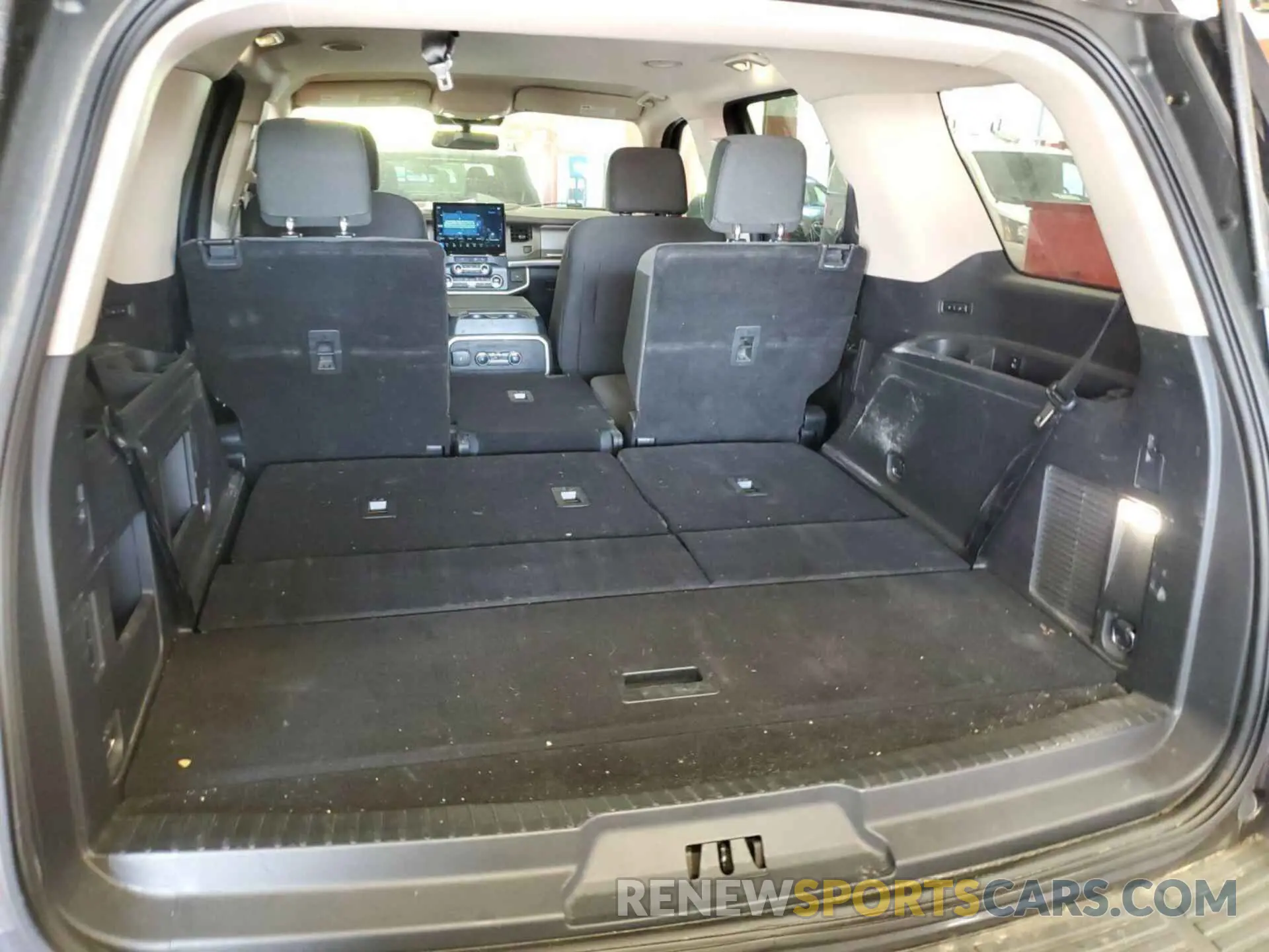 13 Photograph of a damaged car 1FMJU1JT4NEA20653 FORD EXPEDITION 2022