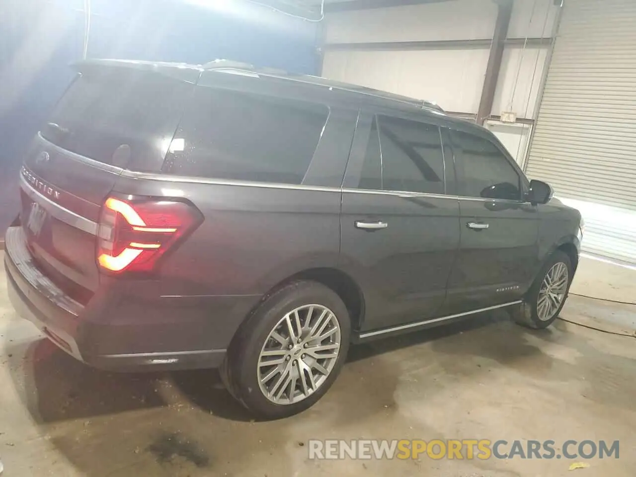 3 Photograph of a damaged car 1FMJU1MT1NEA49314 FORD EXPEDITION 2022
