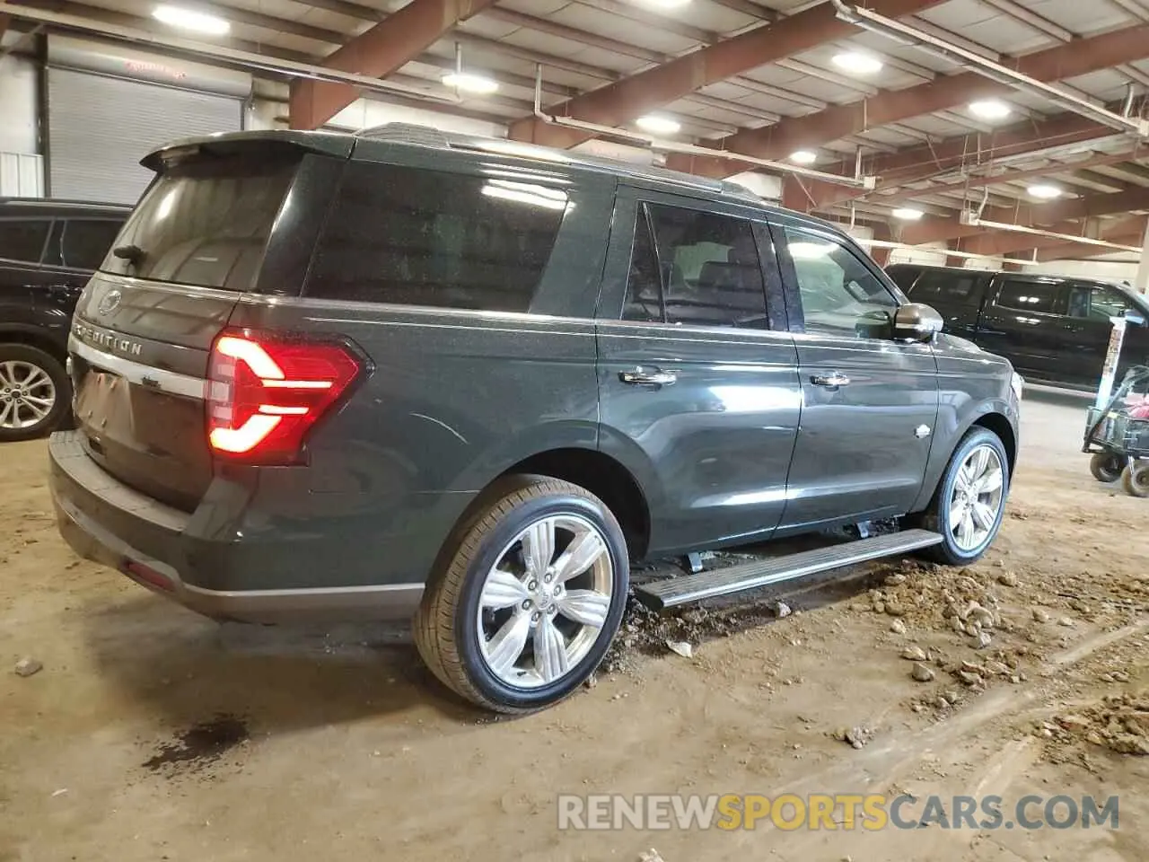 3 Photograph of a damaged car 1FMJU1PT6NEA56237 FORD EXPEDITION 2022