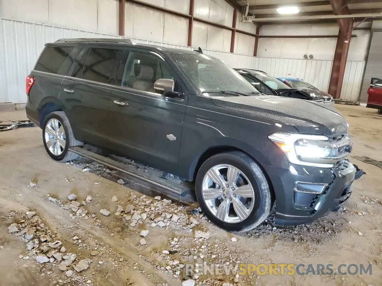 4 Photograph of a damaged car 1FMJU1PT6NEA56237 FORD EXPEDITION 2022