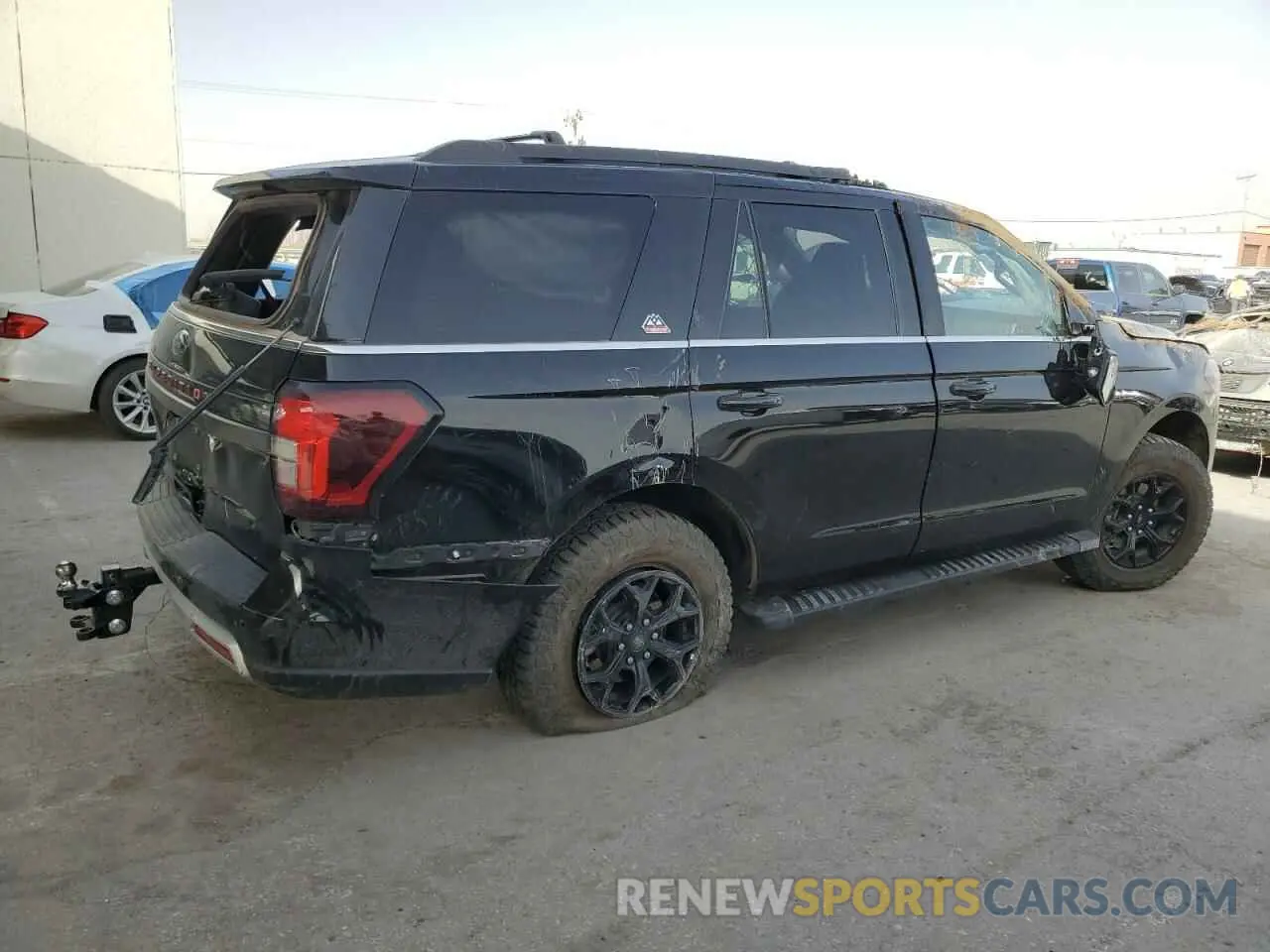 3 Photograph of a damaged car 1FMJU1RT7NEA36589 FORD EXPEDITION 2022