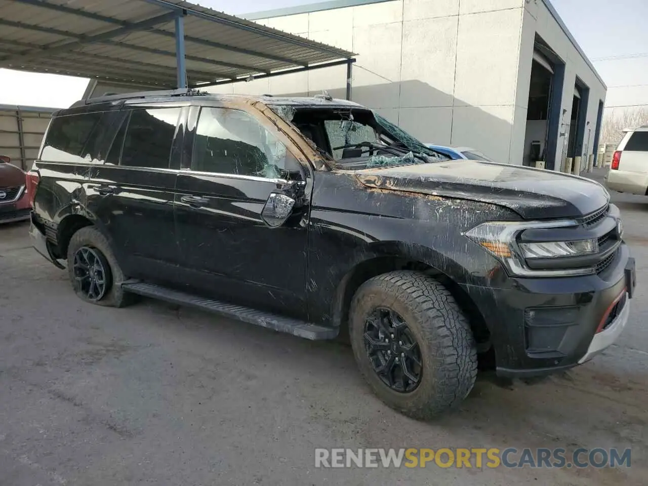4 Photograph of a damaged car 1FMJU1RT7NEA36589 FORD EXPEDITION 2022