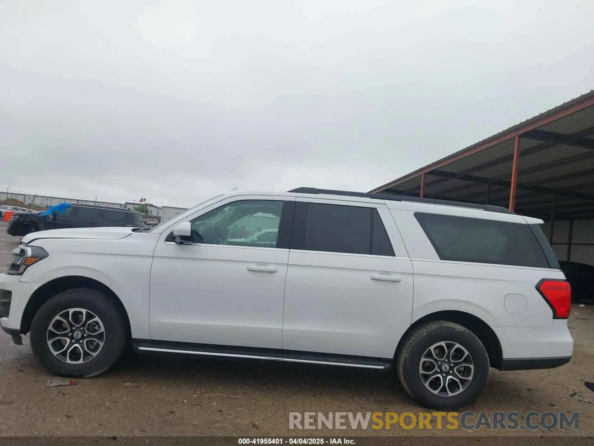 14 Photograph of a damaged car 1FMJK1H82PEA03828 FORD EXPEDITION 2023