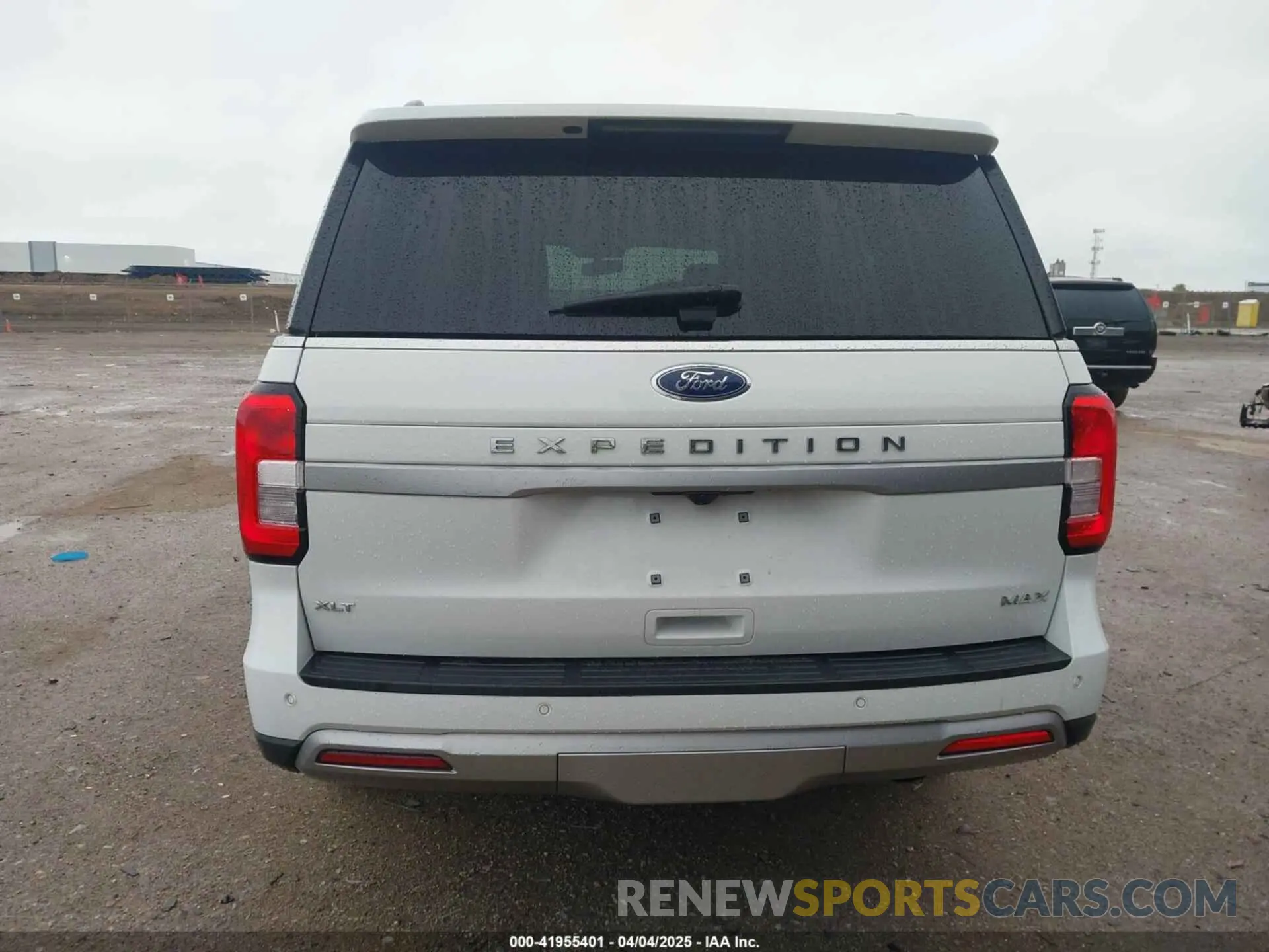 16 Photograph of a damaged car 1FMJK1H82PEA03828 FORD EXPEDITION 2023