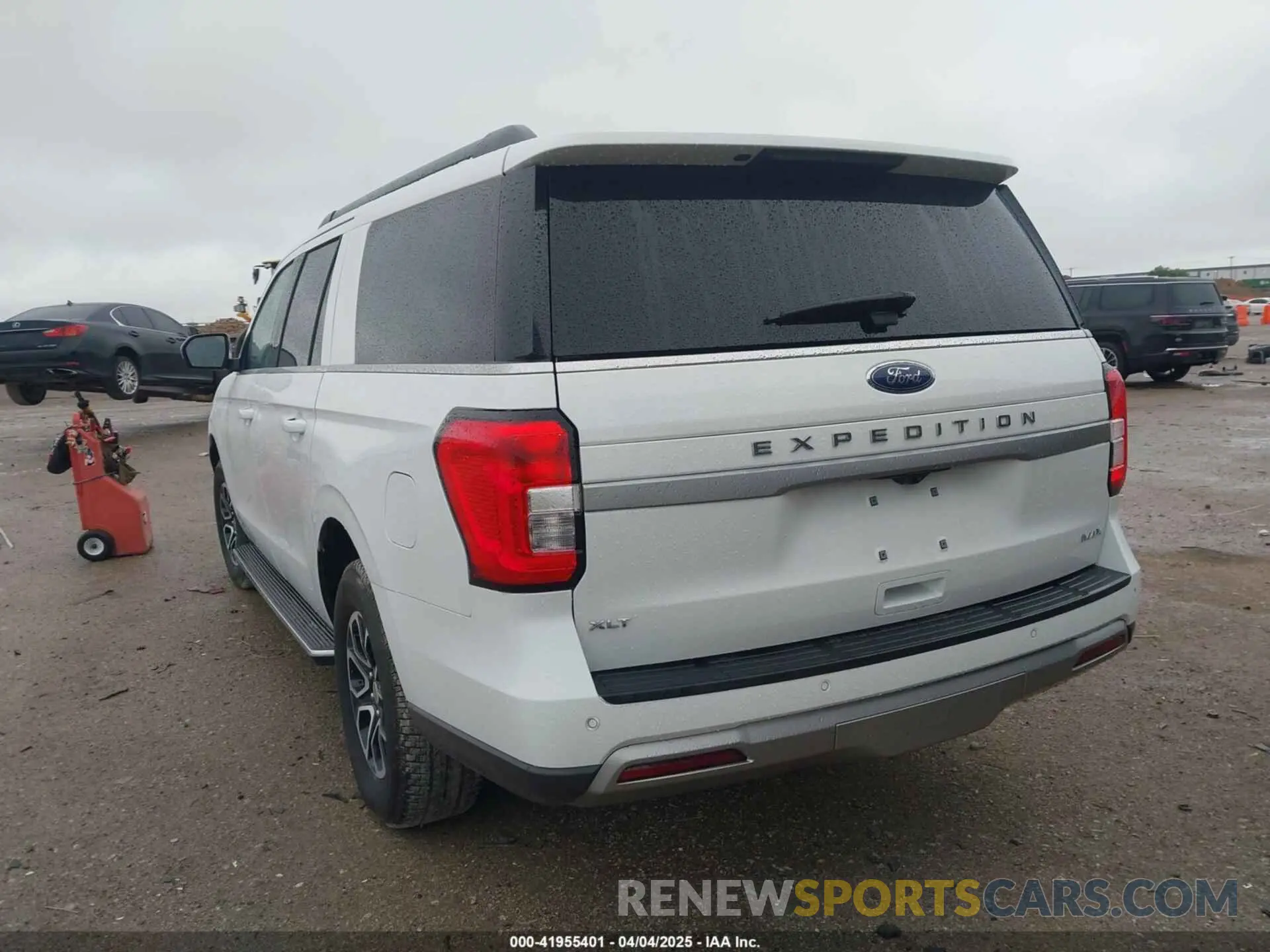 3 Photograph of a damaged car 1FMJK1H82PEA03828 FORD EXPEDITION 2023