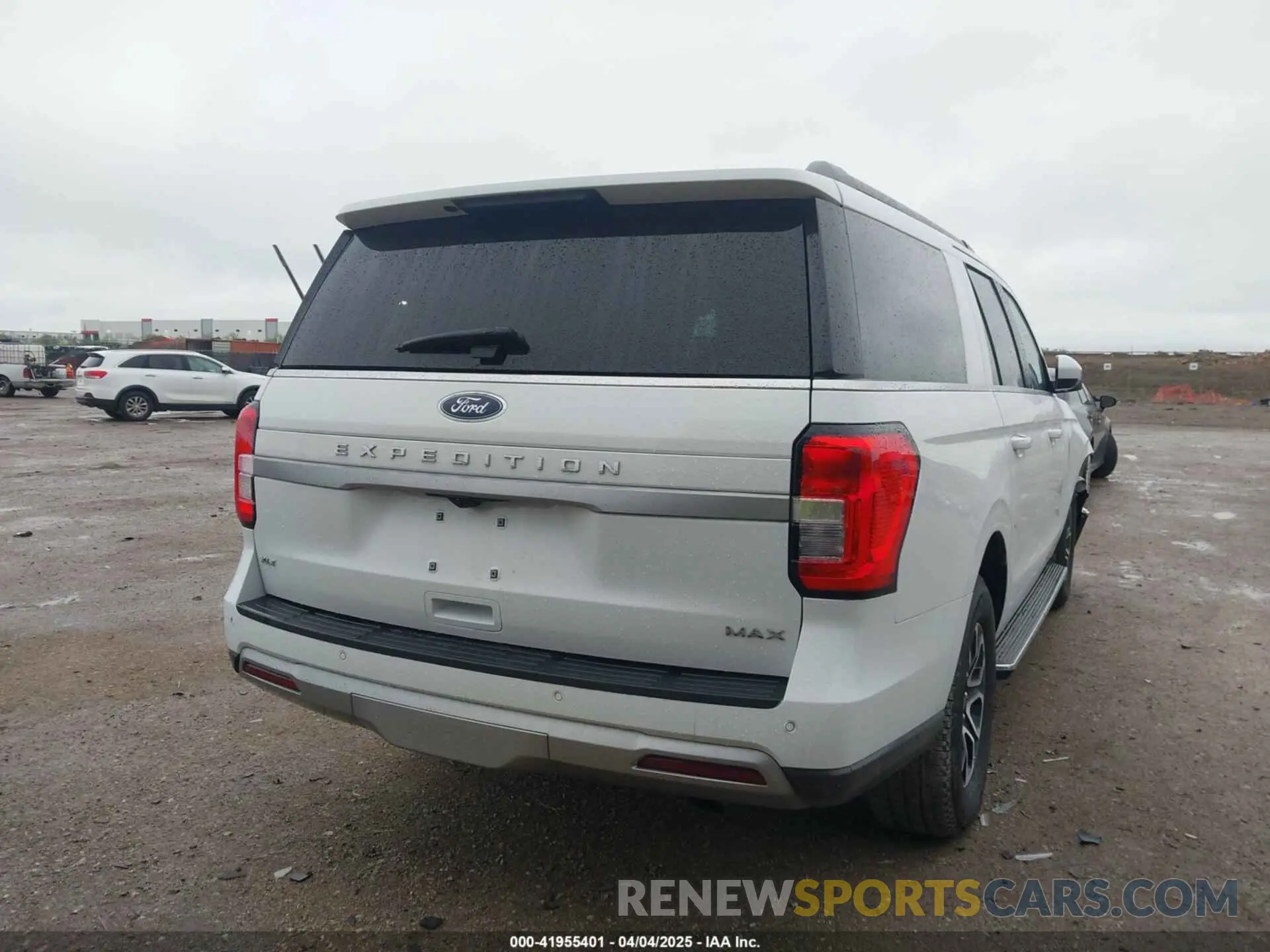 4 Photograph of a damaged car 1FMJK1H82PEA03828 FORD EXPEDITION 2023