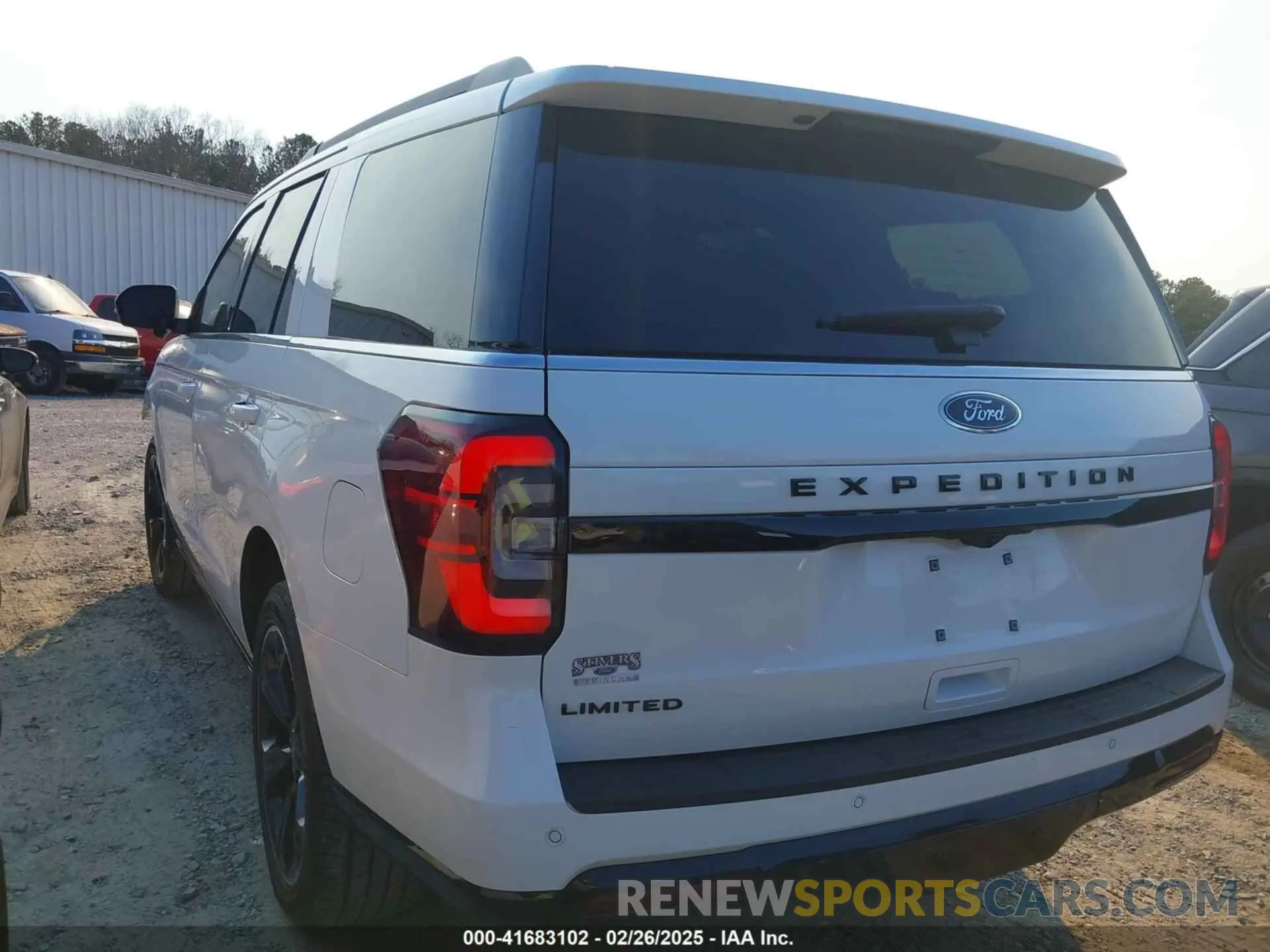 3 Photograph of a damaged car 1FMJU2A84PEA53365 FORD EXPEDITION 2023