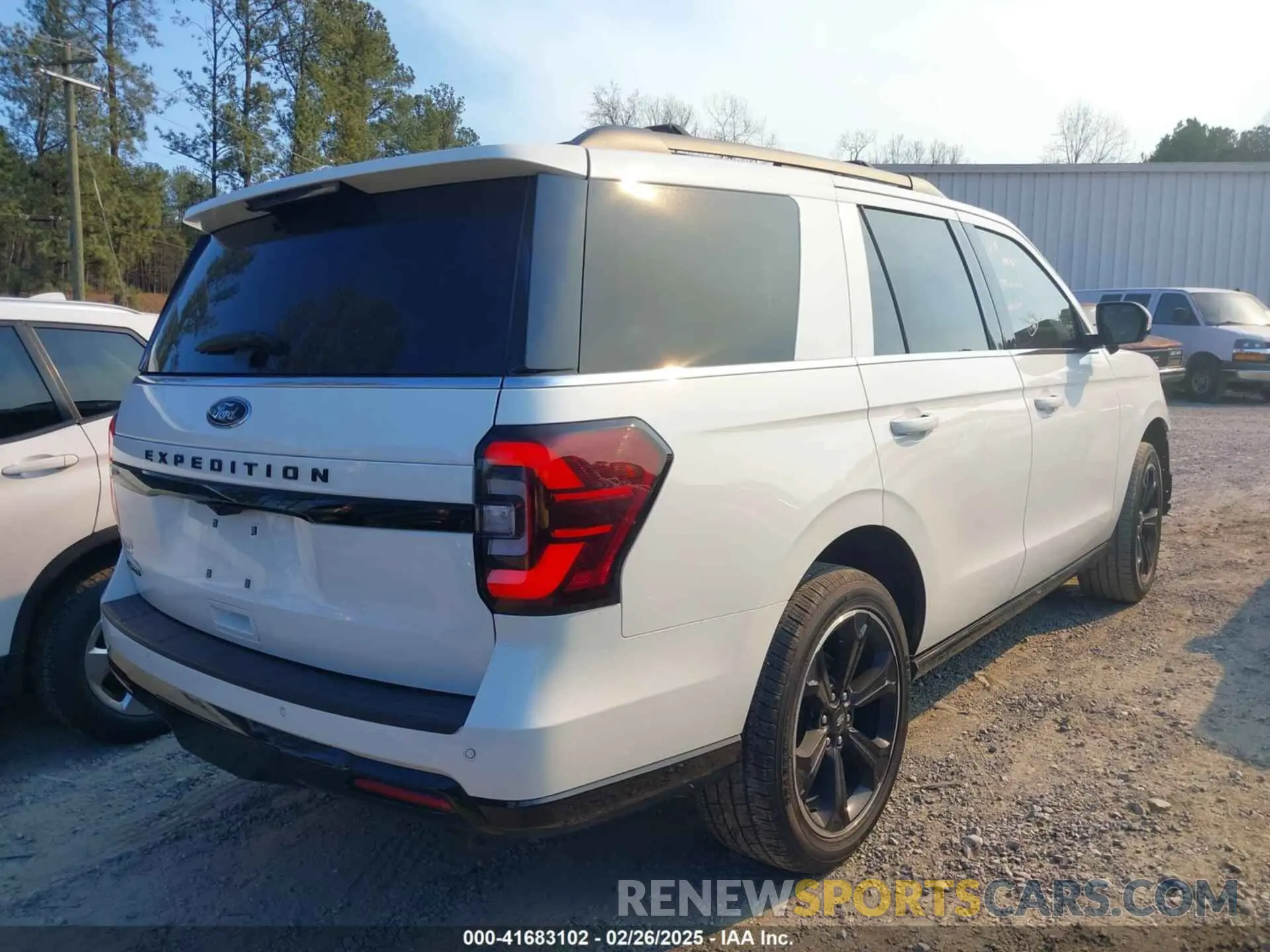 4 Photograph of a damaged car 1FMJU2A84PEA53365 FORD EXPEDITION 2023