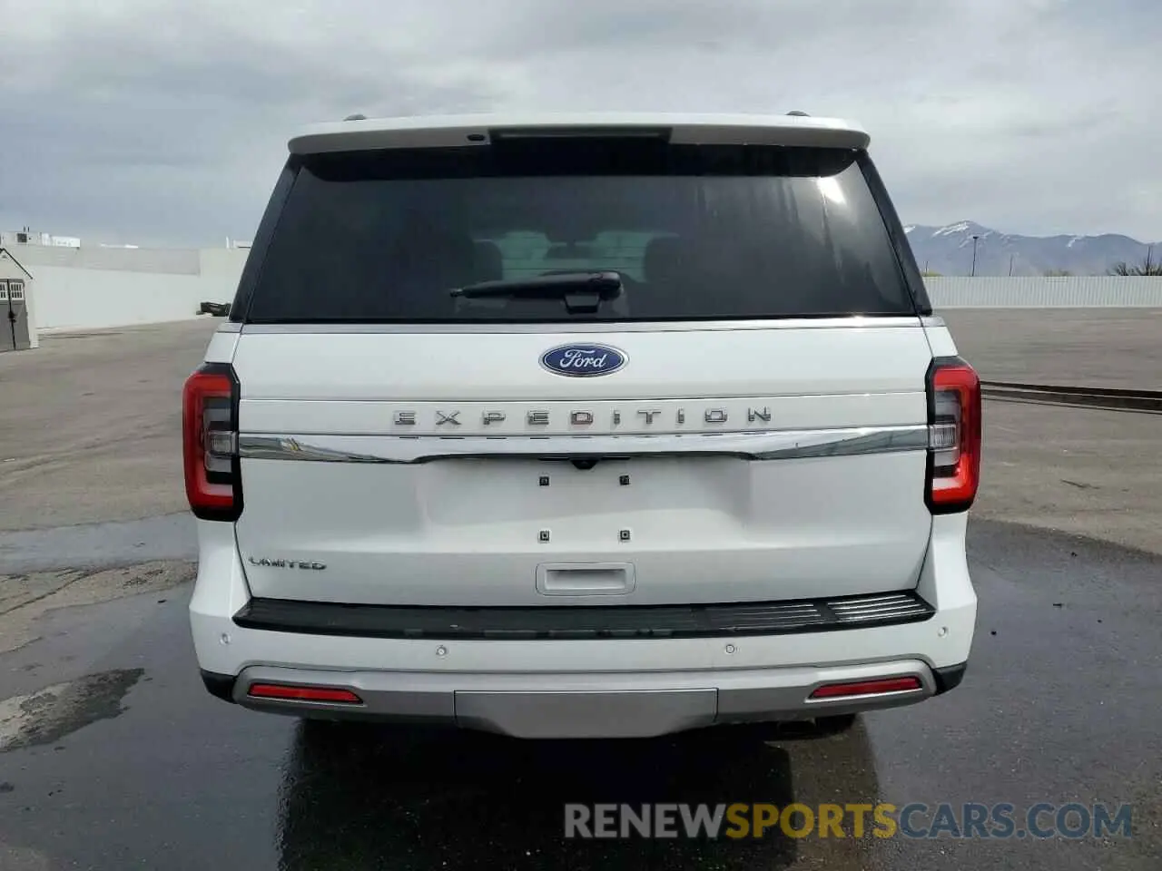 6 Photograph of a damaged car 1FMJU2A84PEA55004 FORD EXPEDITION 2023