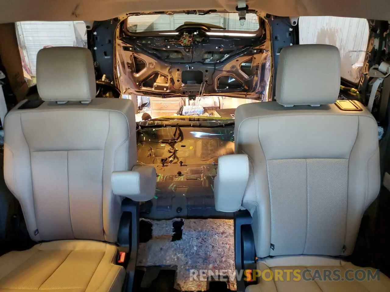 10 Photograph of a damaged car 1FMJK1H80REA52884 FORD EXPEDITION 2024