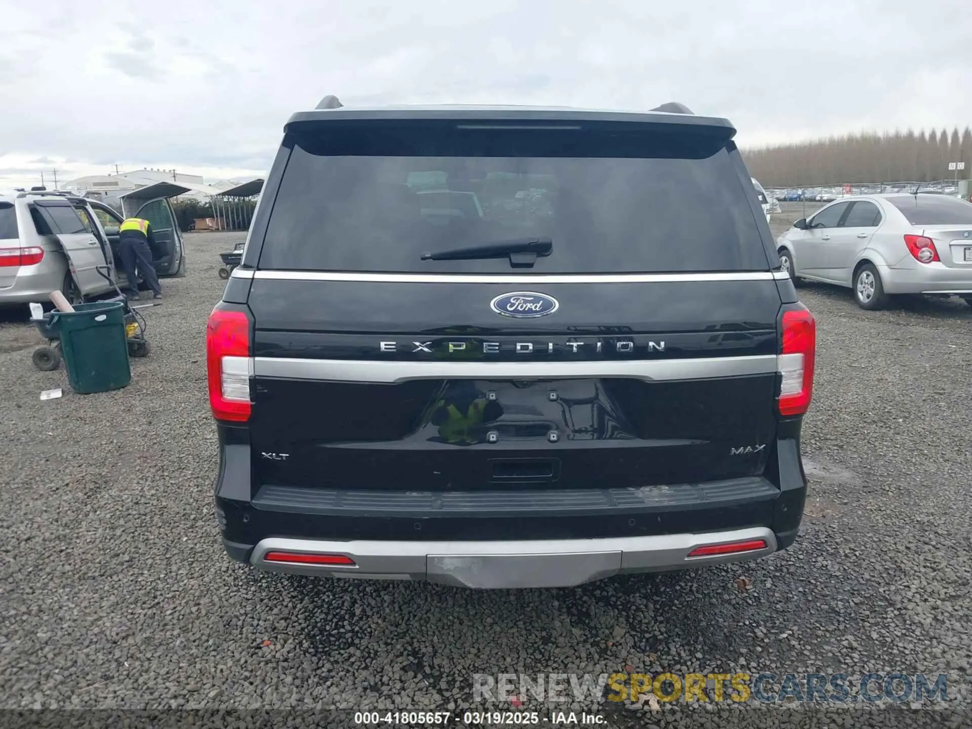 17 Фотография поврежденного автомобиля 1FMJK1H81REA40954 FORD EXPEDITION 2024
