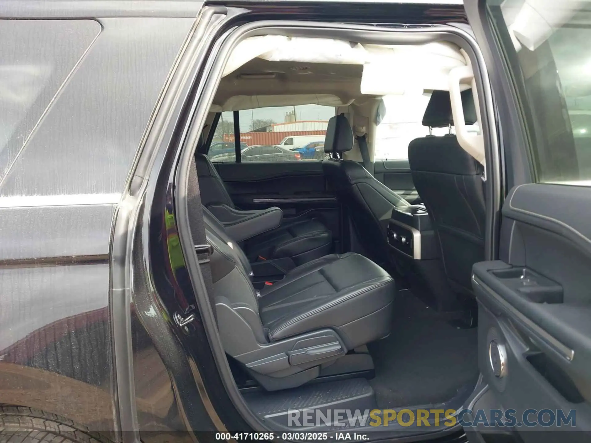 8 Photograph of a damaged car 1FMJK1H83REA78007 FORD EXPEDITION 2024