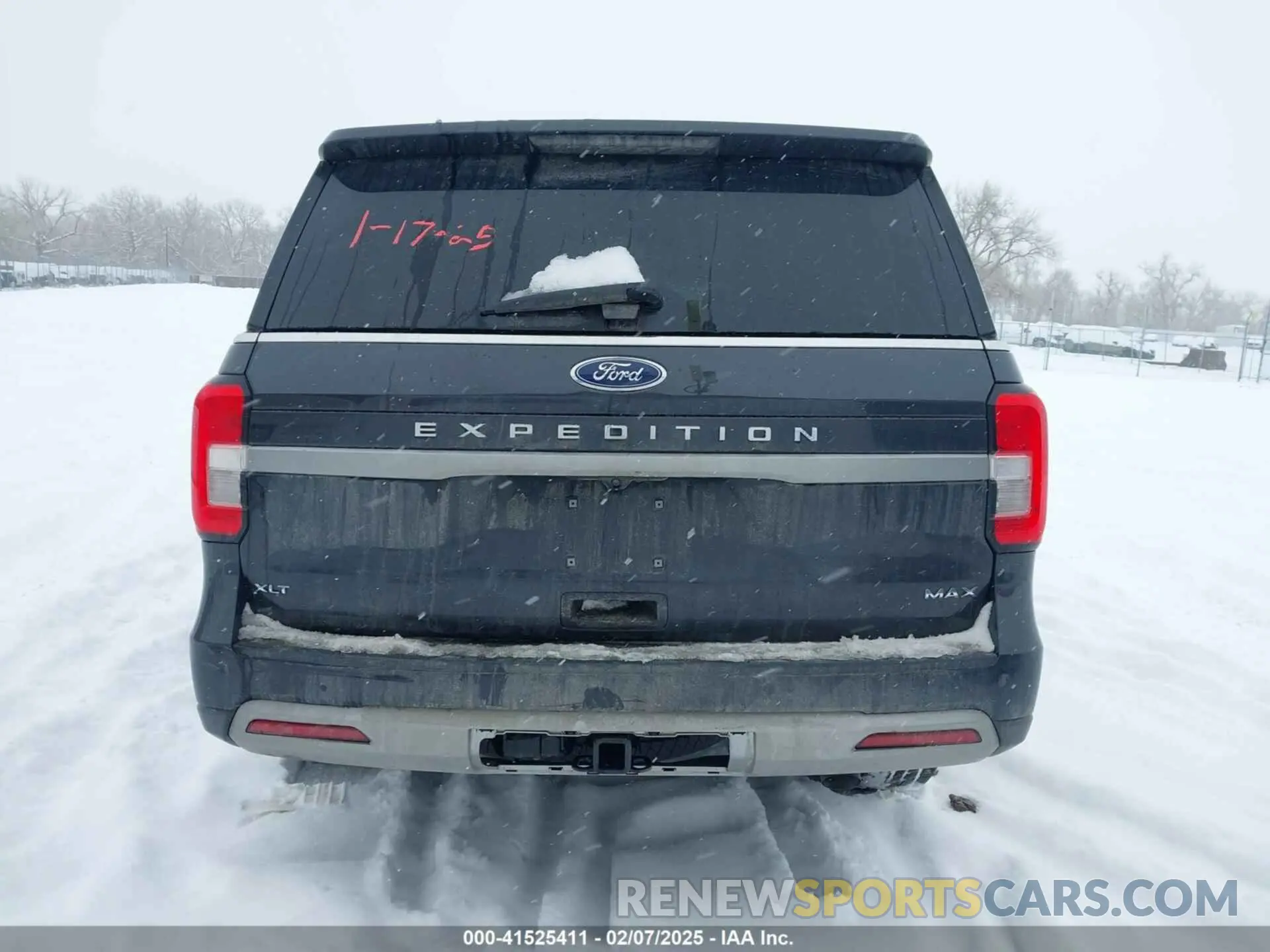 15 Photograph of a damaged car 1FMJK1J83REA98073 FORD EXPEDITION 2024