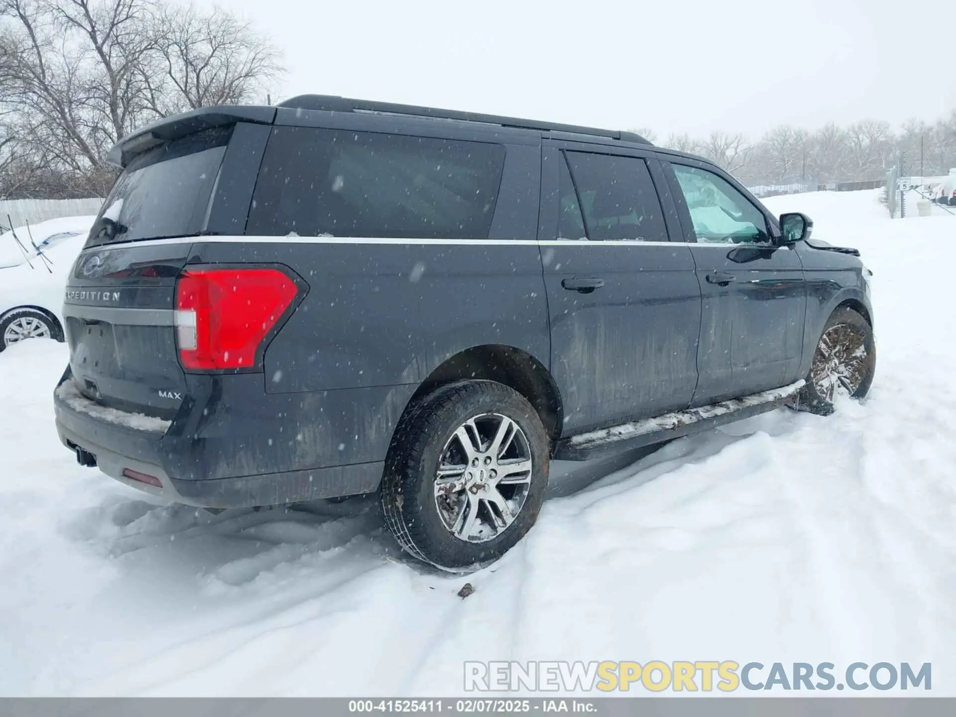 4 Photograph of a damaged car 1FMJK1J83REA98073 FORD EXPEDITION 2024