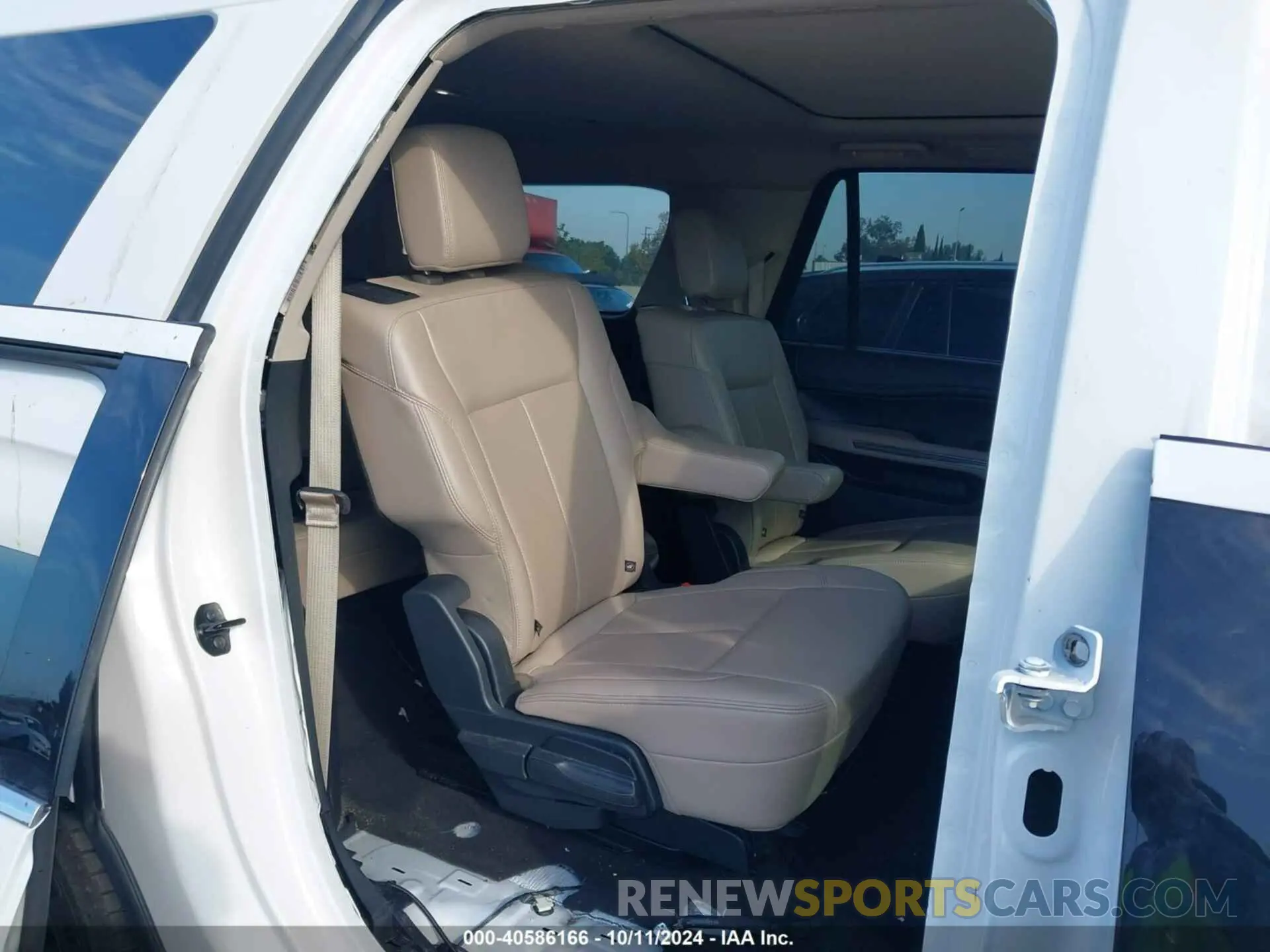 8 Photograph of a damaged car 1FMJK1J87REA15468 FORD EXPEDITION 2024