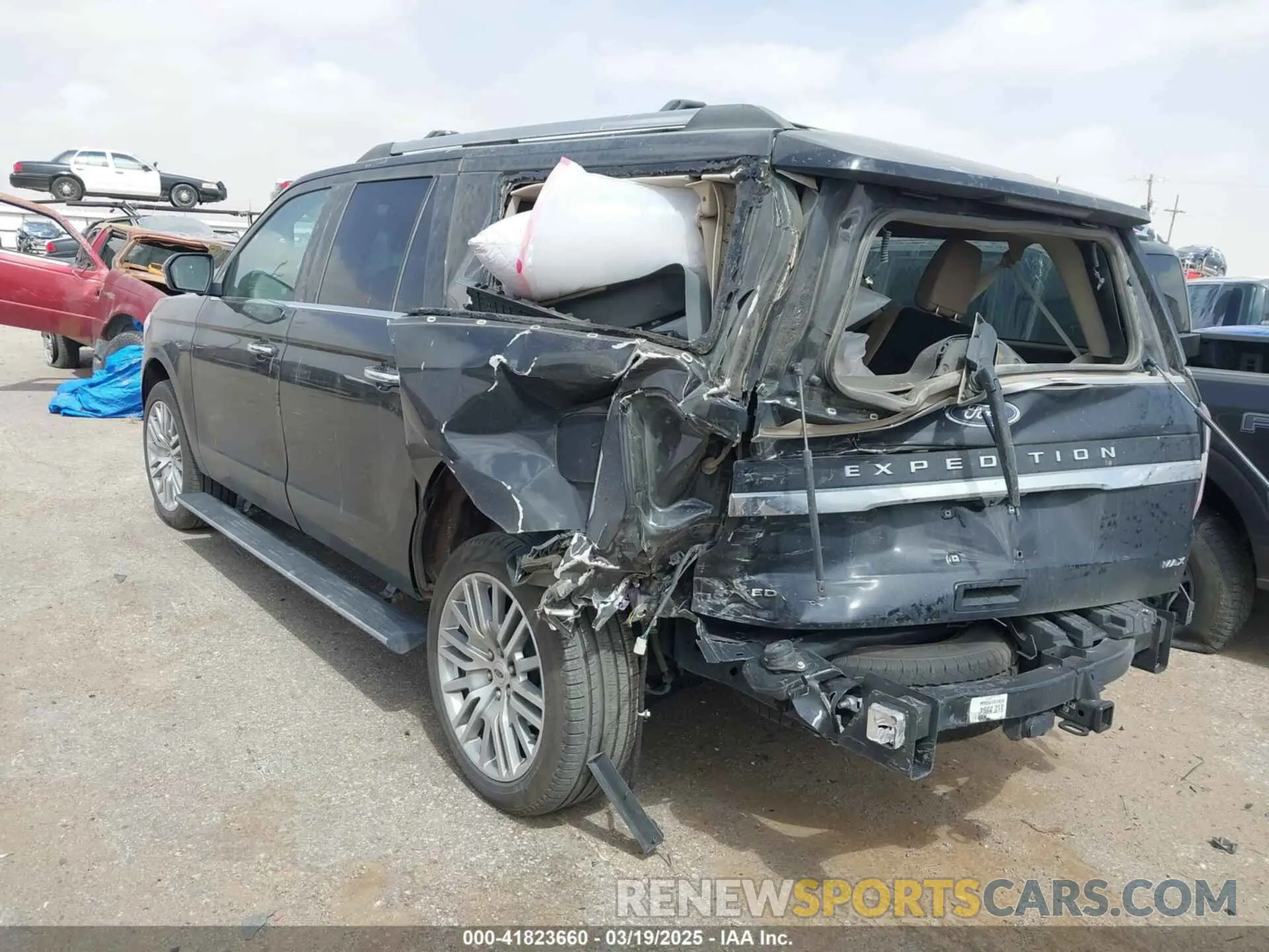 3 Фотография поврежденного автомобиля 1FMJK1K80REB13840 FORD EXPEDITION 2024