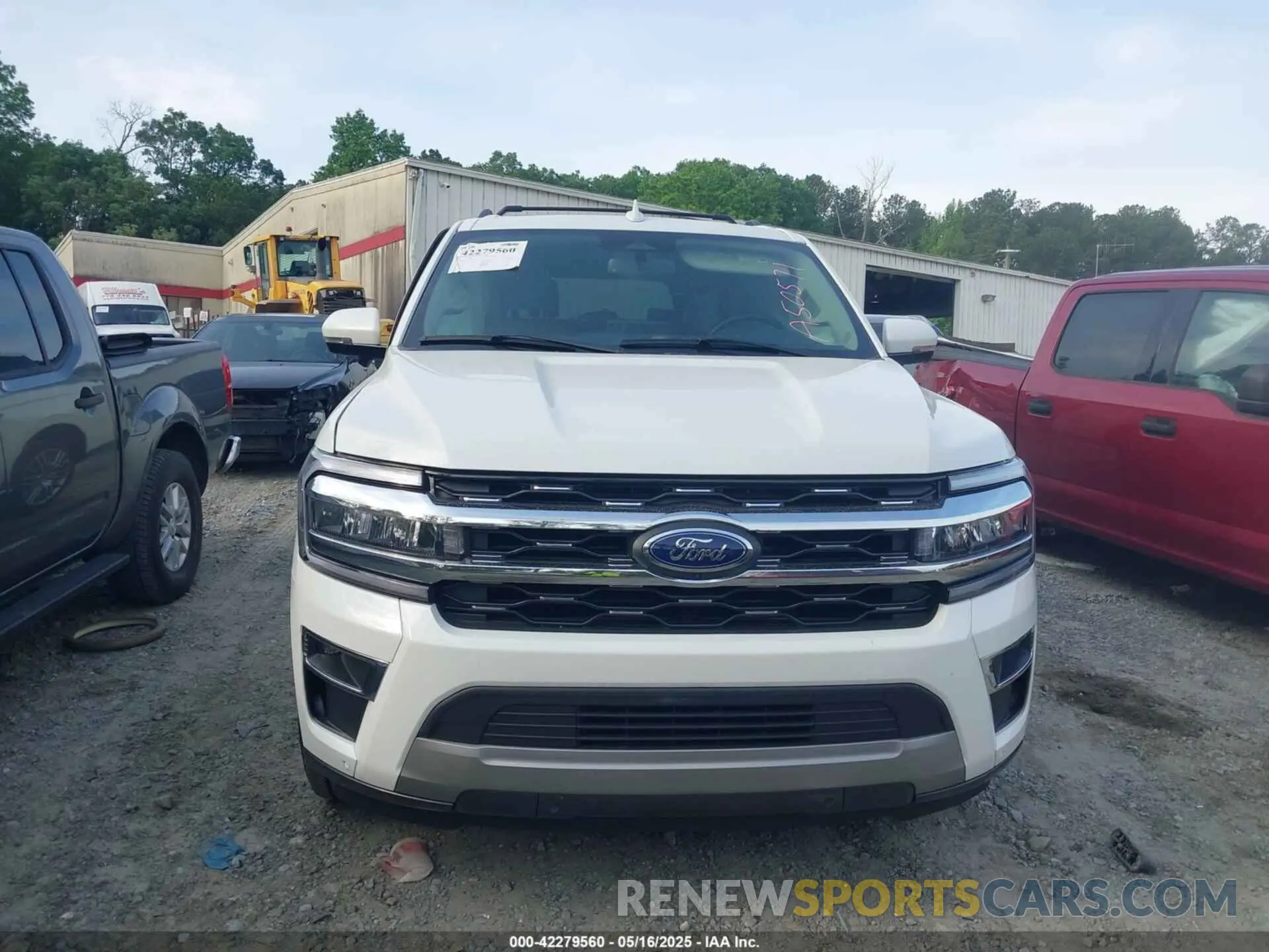 12 Photograph of a damaged car 1FMJK1K81REA50571 FORD EXPEDITION 2024