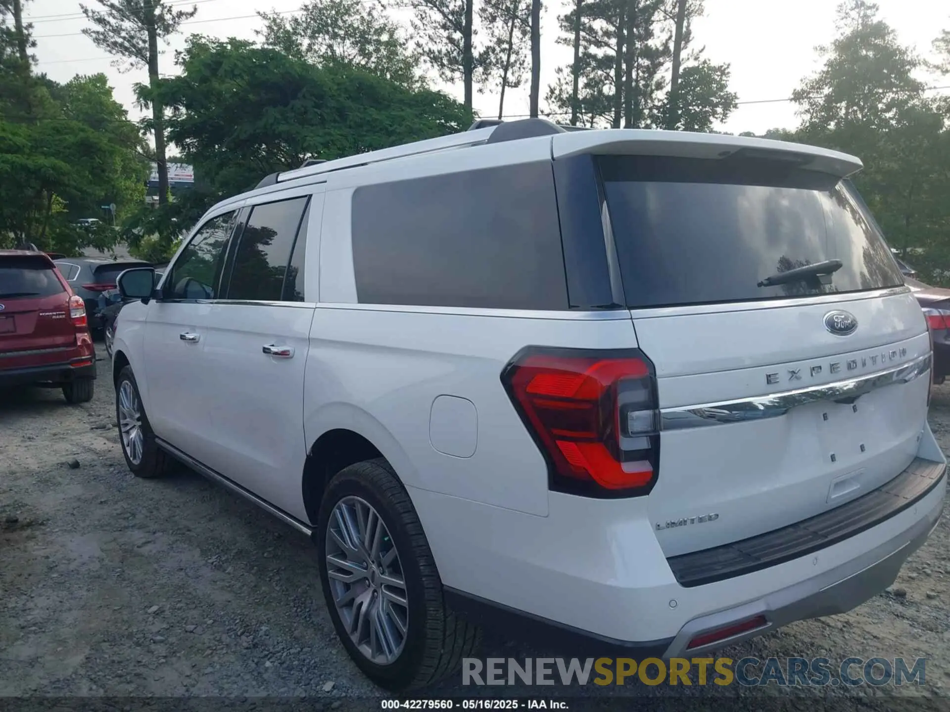 14 Photograph of a damaged car 1FMJK1K81REA50571 FORD EXPEDITION 2024