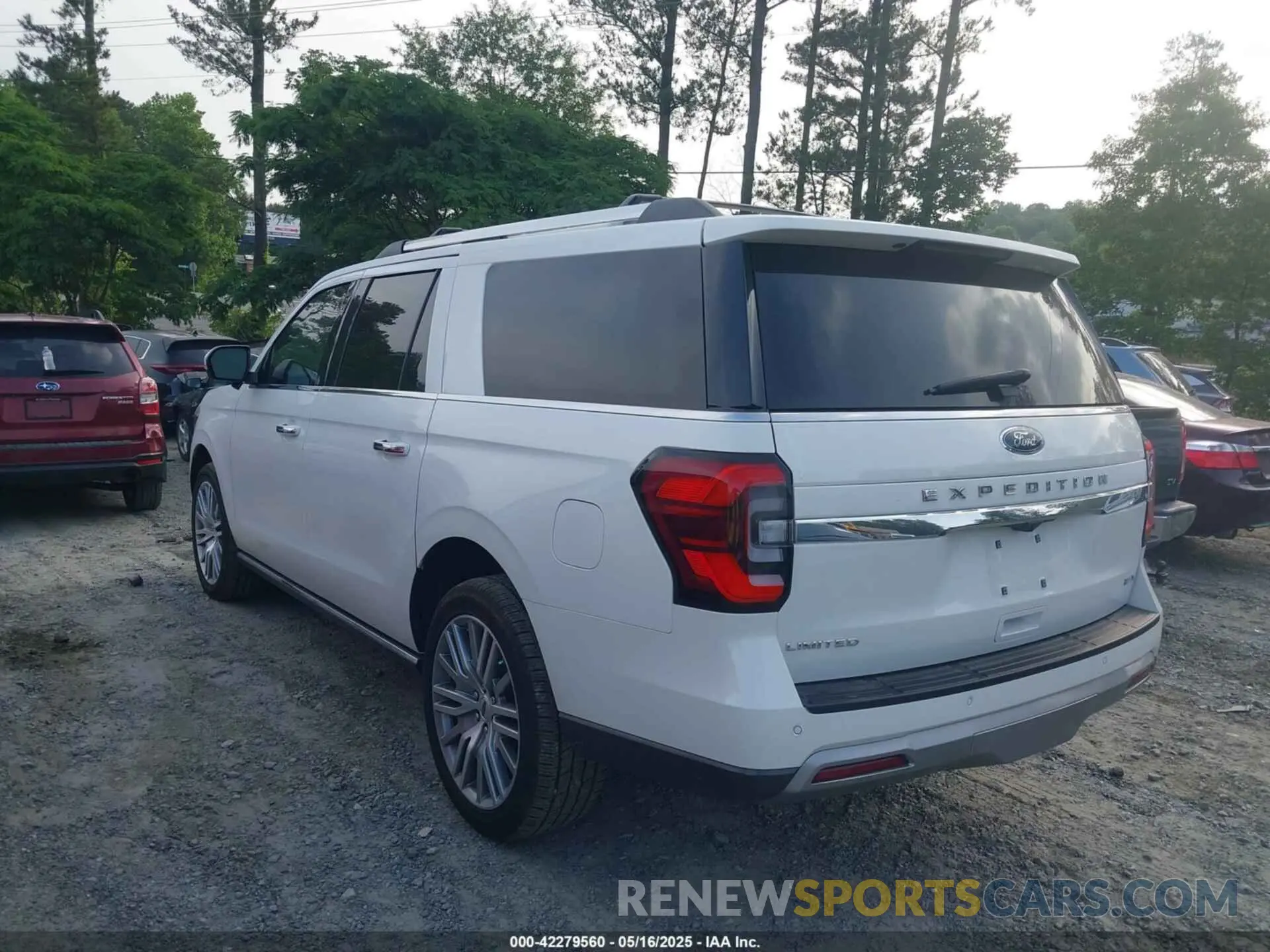 3 Photograph of a damaged car 1FMJK1K81REA50571 FORD EXPEDITION 2024