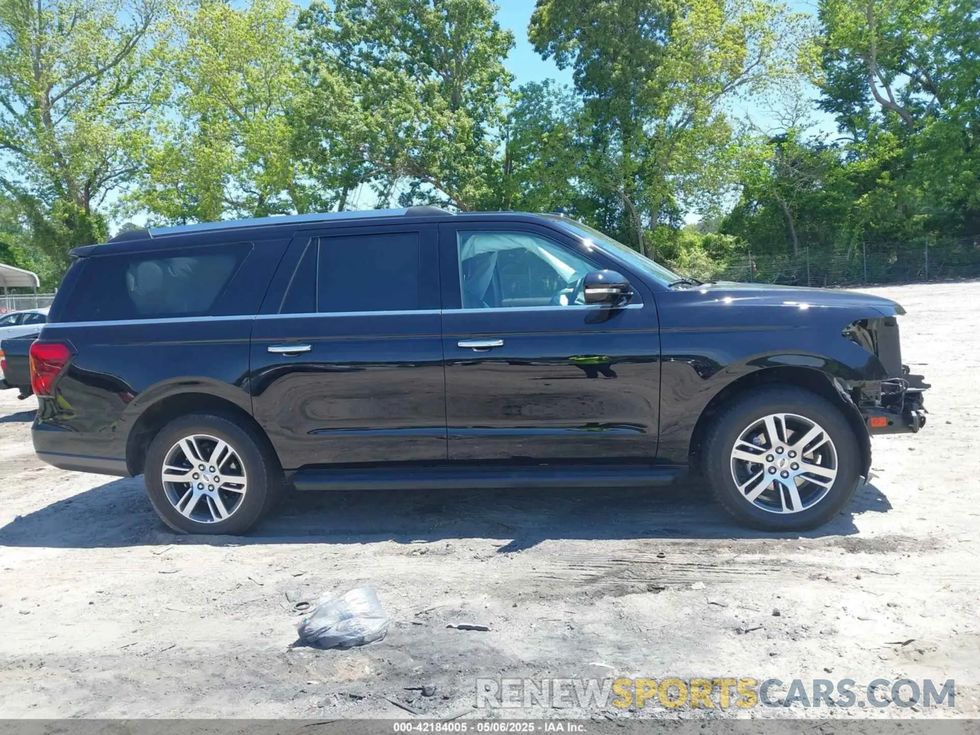 14 Photograph of a damaged car 1FMJK1K87REA30051 FORD EXPEDITION 2024