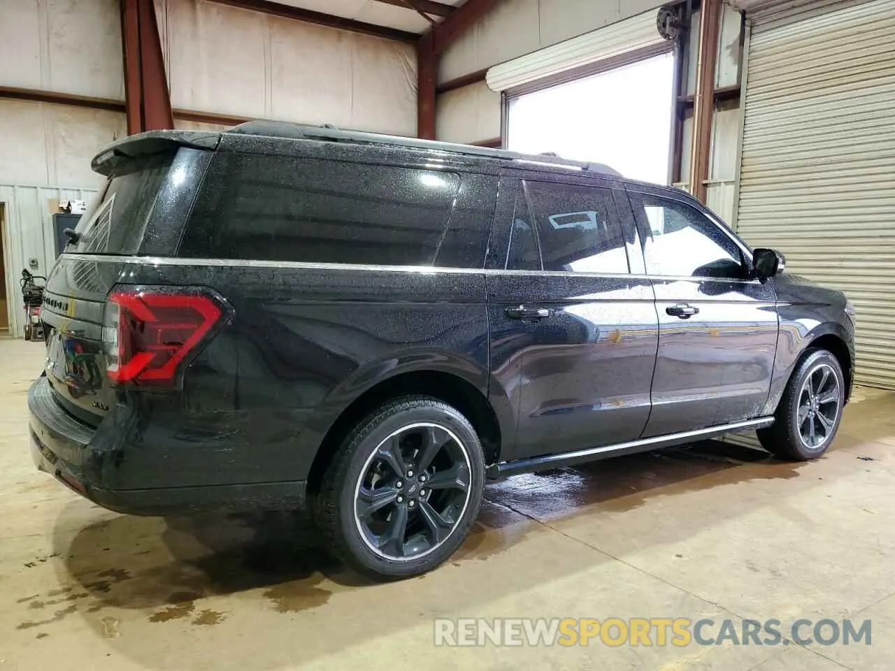 3 Фотография поврежденного автомобиля 1FMJK1K88REA01061 FORD EXPEDITION 2024