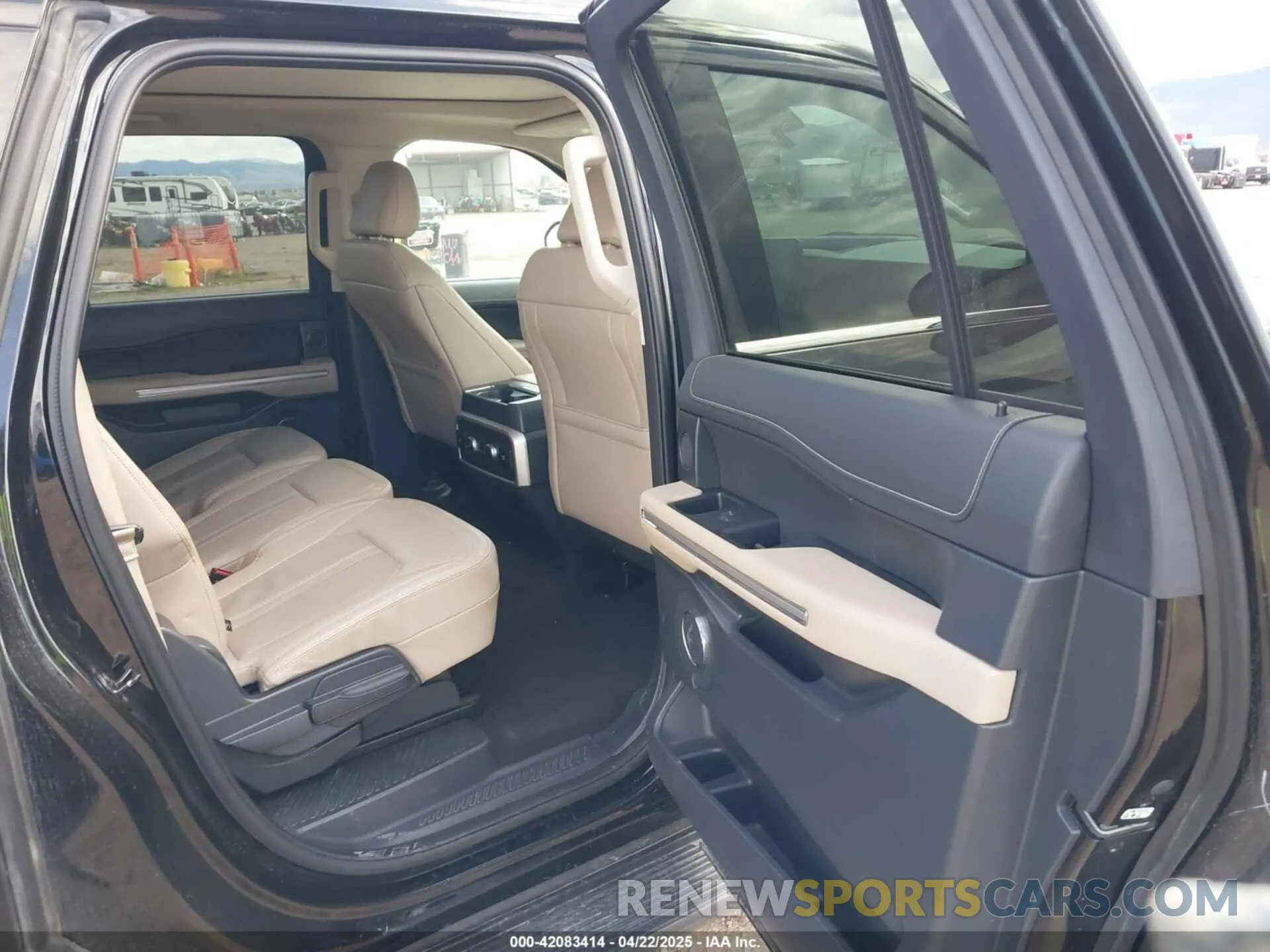 8 Фотография поврежденного автомобиля 1FMJK2A81REA41067 FORD EXPEDITION 2024