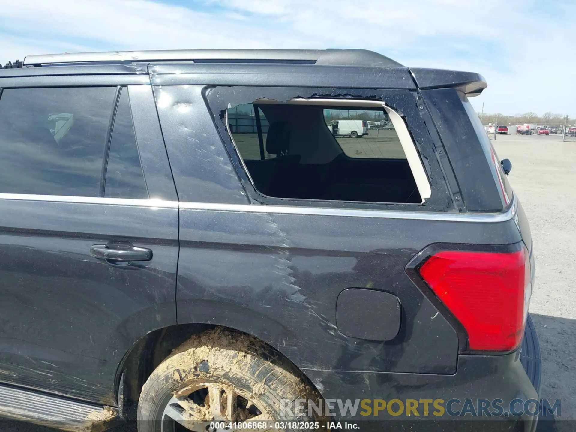 6 Photograph of a damaged car 1FMJU1H82REA73438 FORD EXPEDITION 2024